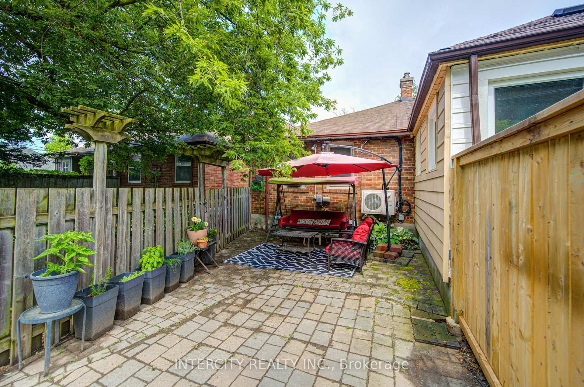 Photo 39 of 256 Blantyre Avenue, Scarborough, Birchcliffe-Cliffside — HOMEH