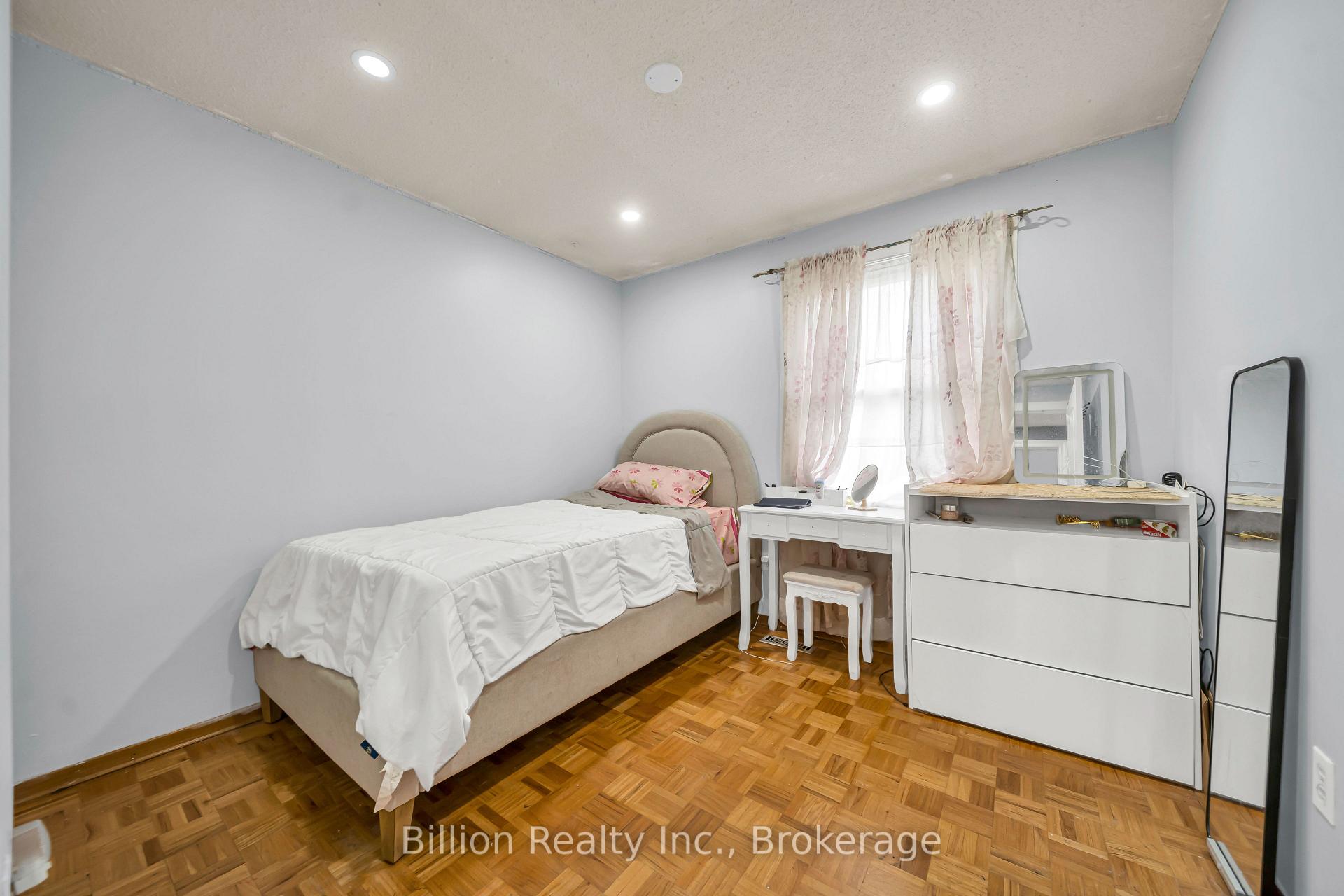Photo 23 of 97 Crittenden Square, Scarborough, Malvern — HOMEH