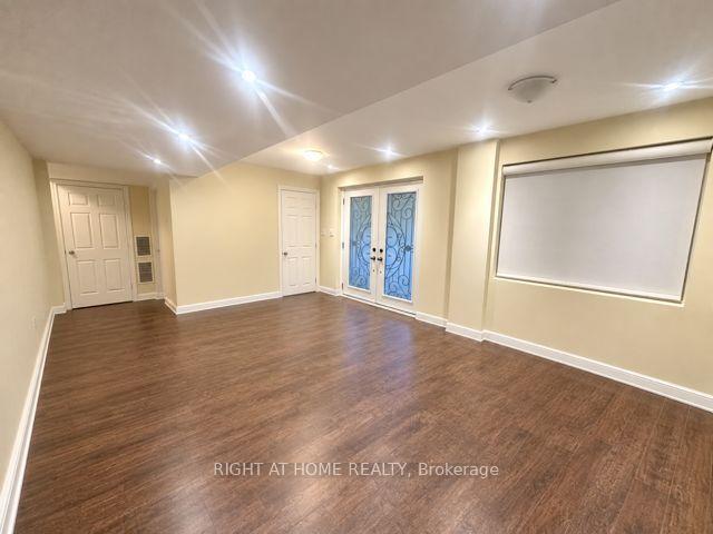 Photo 4 of Unit Lower, 472 Nairn Circle, Milton, Scott — HOMEH