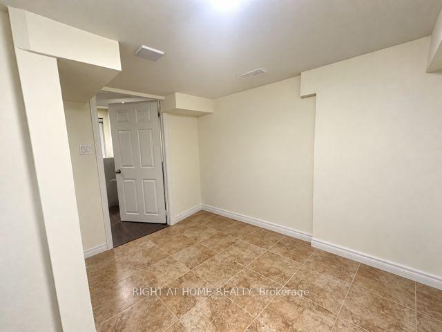 Photo 6 of Unit Lower, 472 Nairn Circle, Milton, Scott — HOMEH