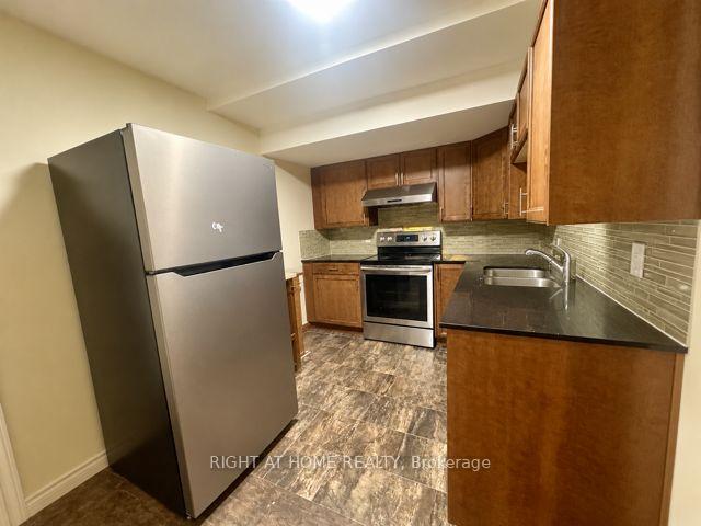 Photo 11 of Unit Lower, 472 Nairn Circle, Milton, Scott — HOMEH