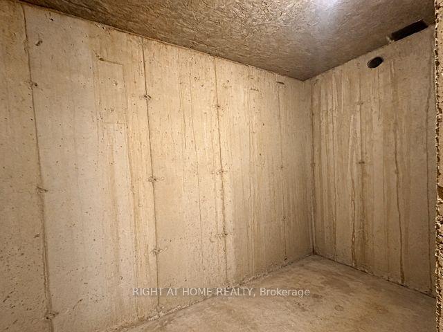 Photo 17 of Unit Lower, 472 Nairn Circle, Milton, Scott — HOMEH