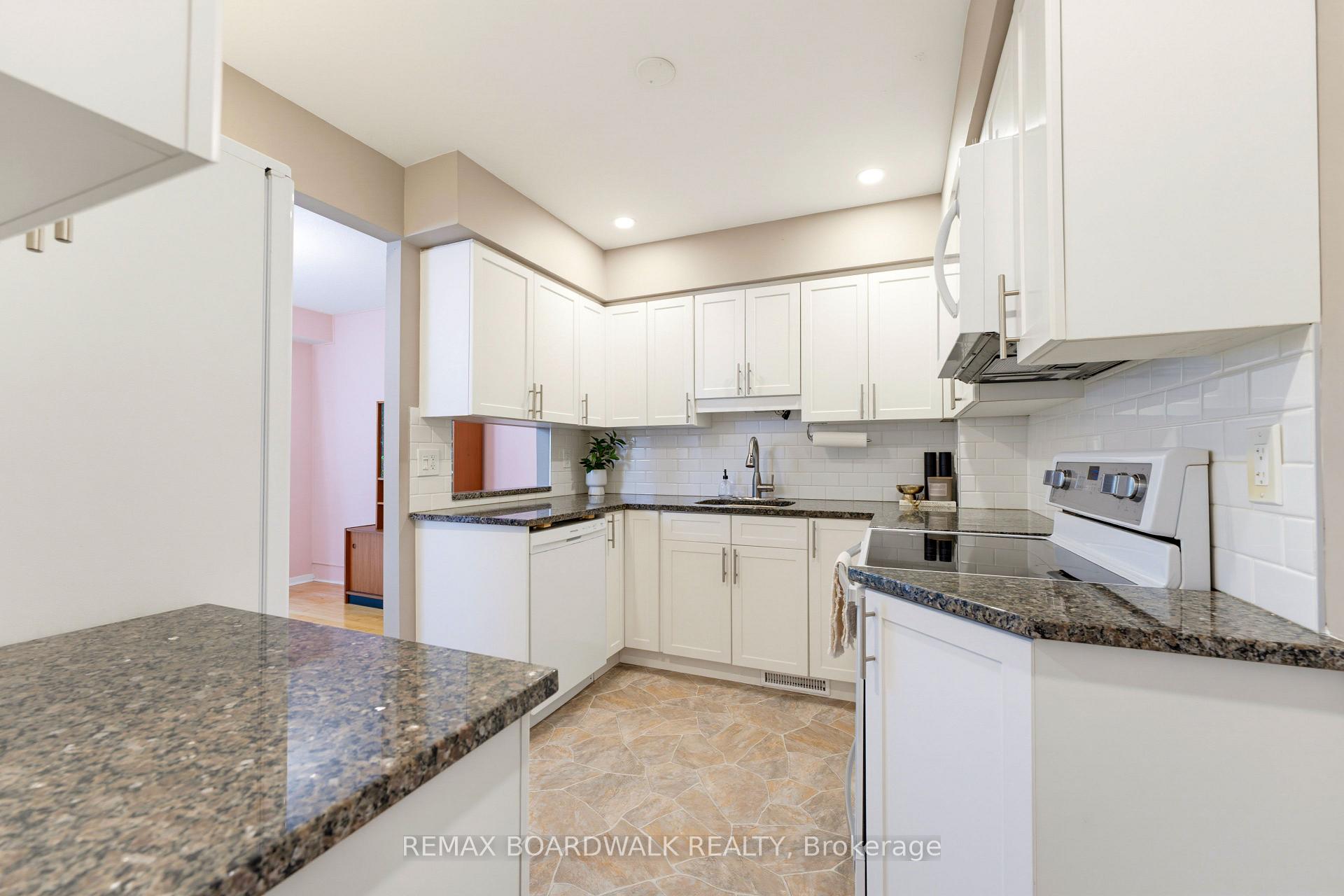 Photo 6 of Unit 13, 32 Black Forest Lane, Ottawa, Arbeatha Park — HOMEH