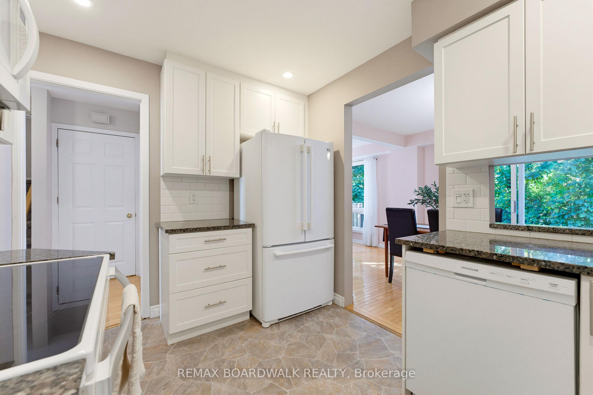 Photo 7 of Unit 13, 32 Black Forest Lane, Ottawa, Arbeatha Park — HOMEH