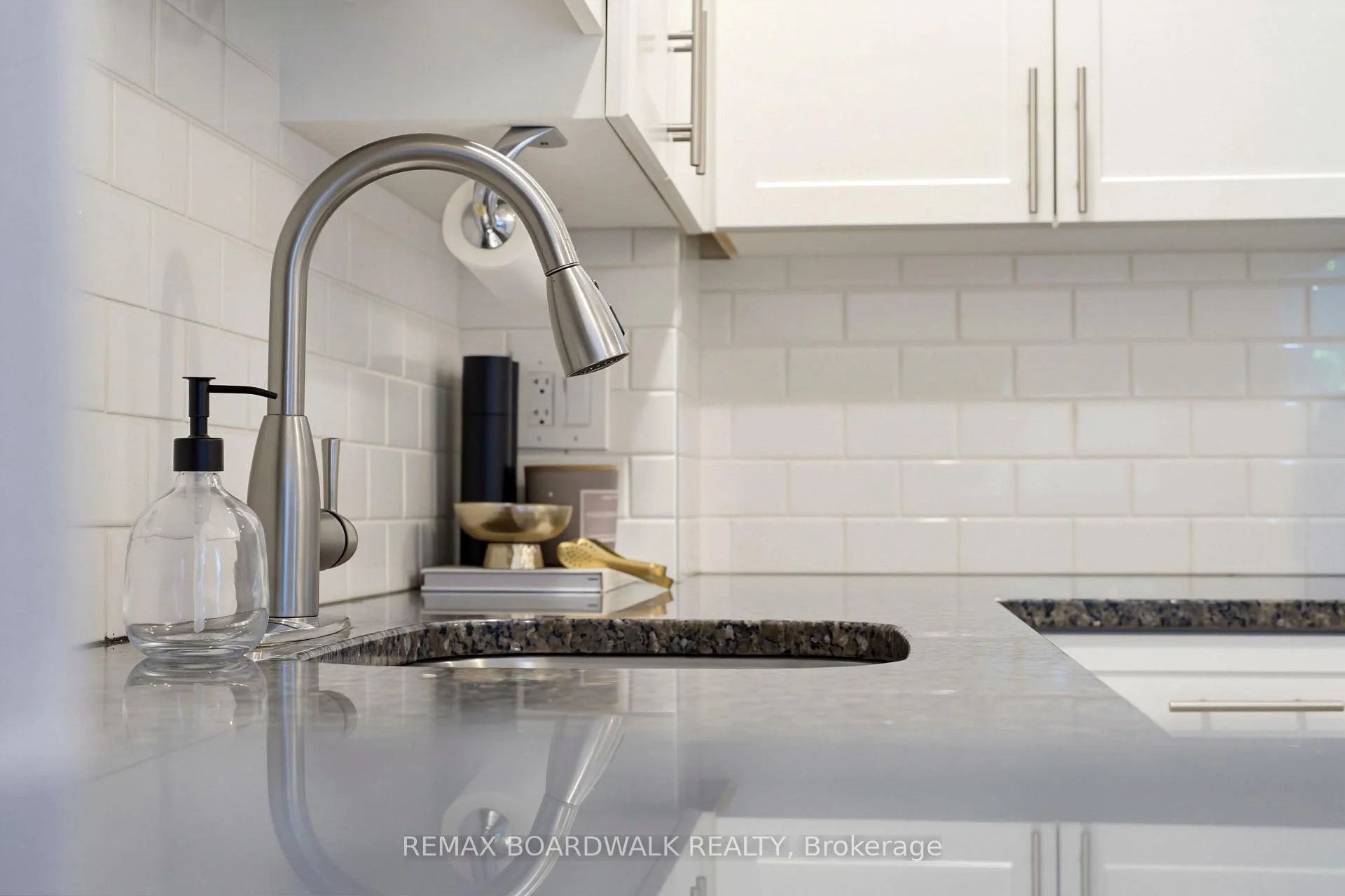 Photo 11 of Unit 13, 32 Black Forest Lane, Ottawa, Arbeatha Park — HOMEH