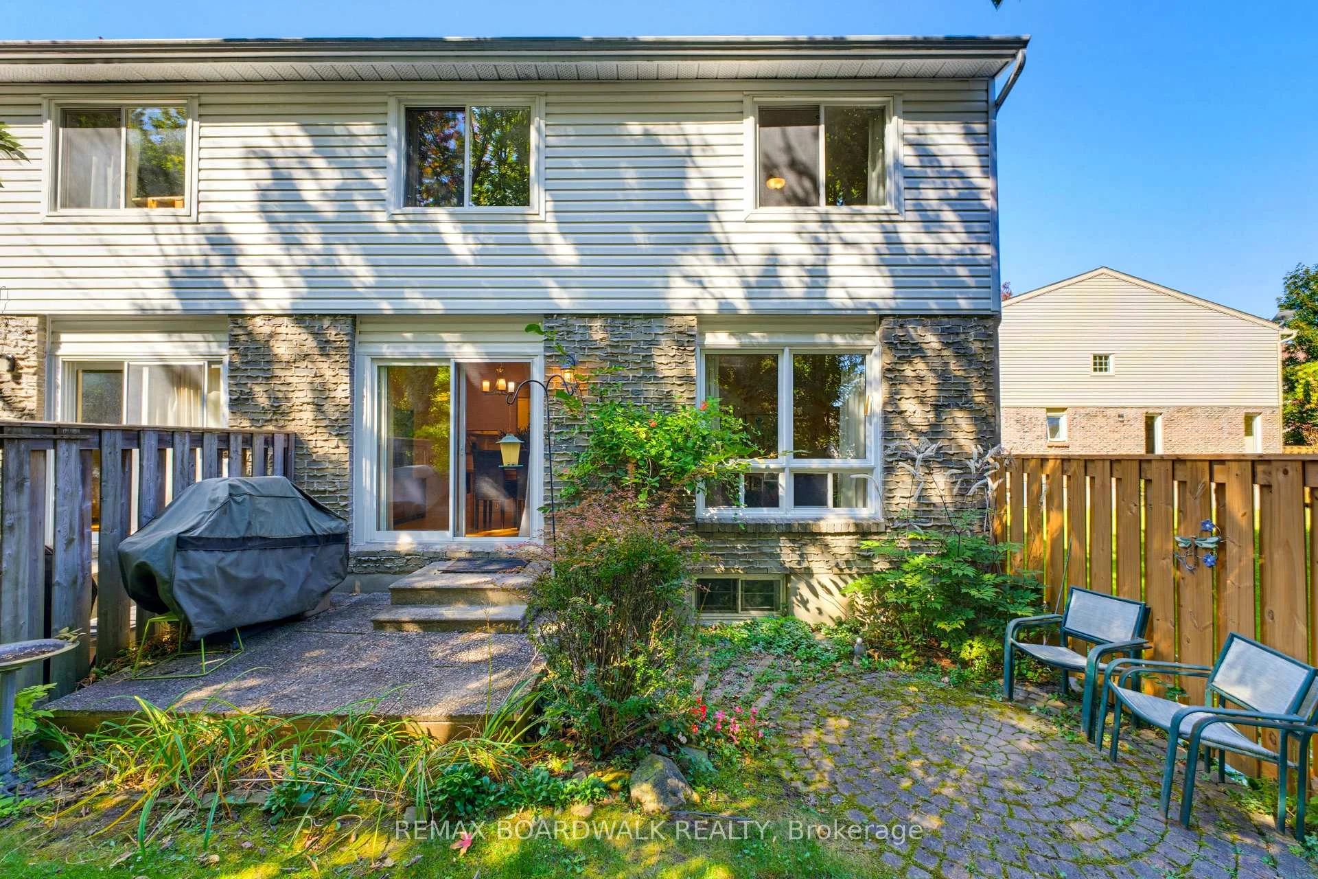 Photo 37 of Unit 13, 32 Black Forest Lane, Ottawa, Arbeatha Park — HOMEH