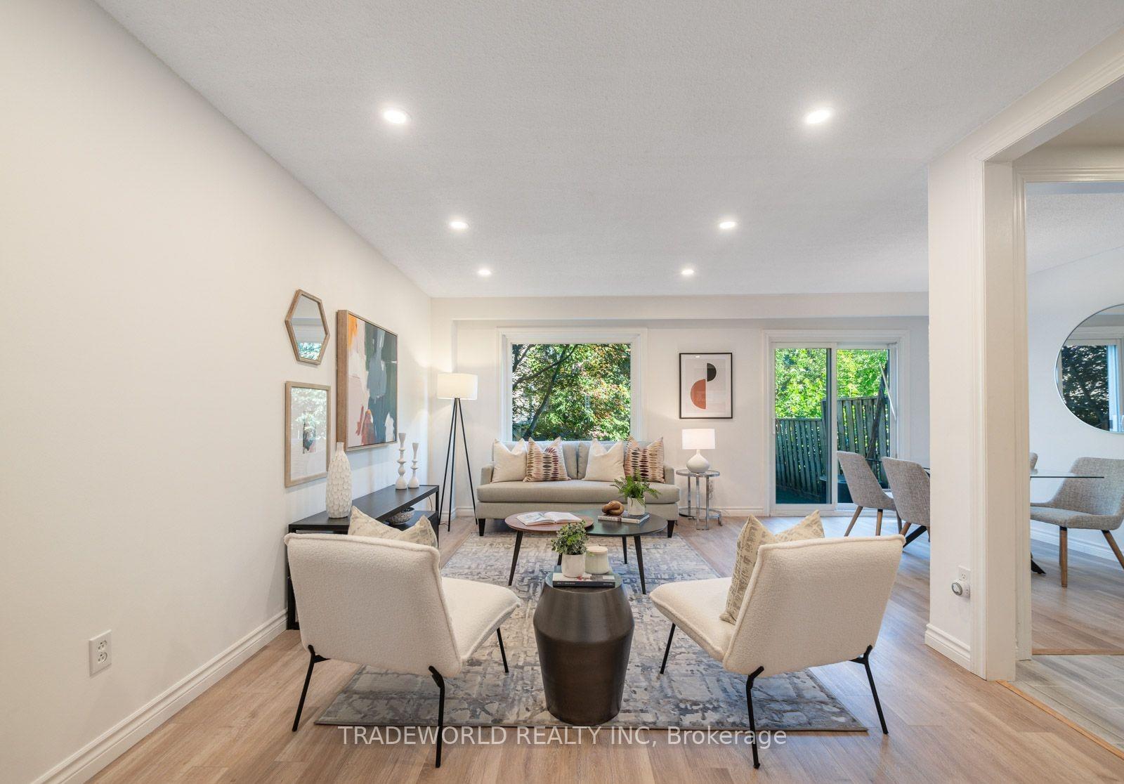 Photo 2 of 60 Camelot Way, Markham, Markham Village — HOMEH