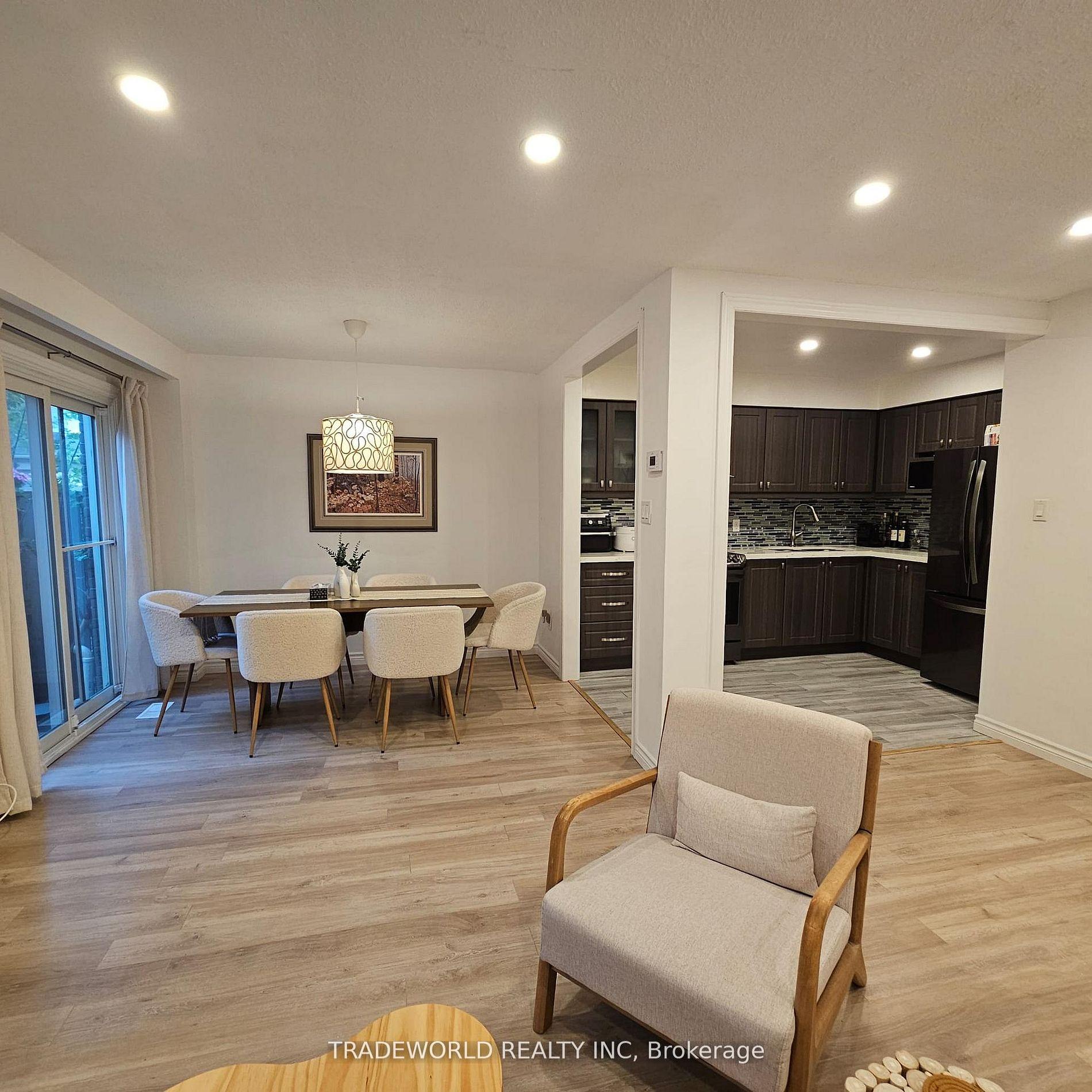Photo 7 of 60 Camelot Way, Markham, Markham Village — HOMEH