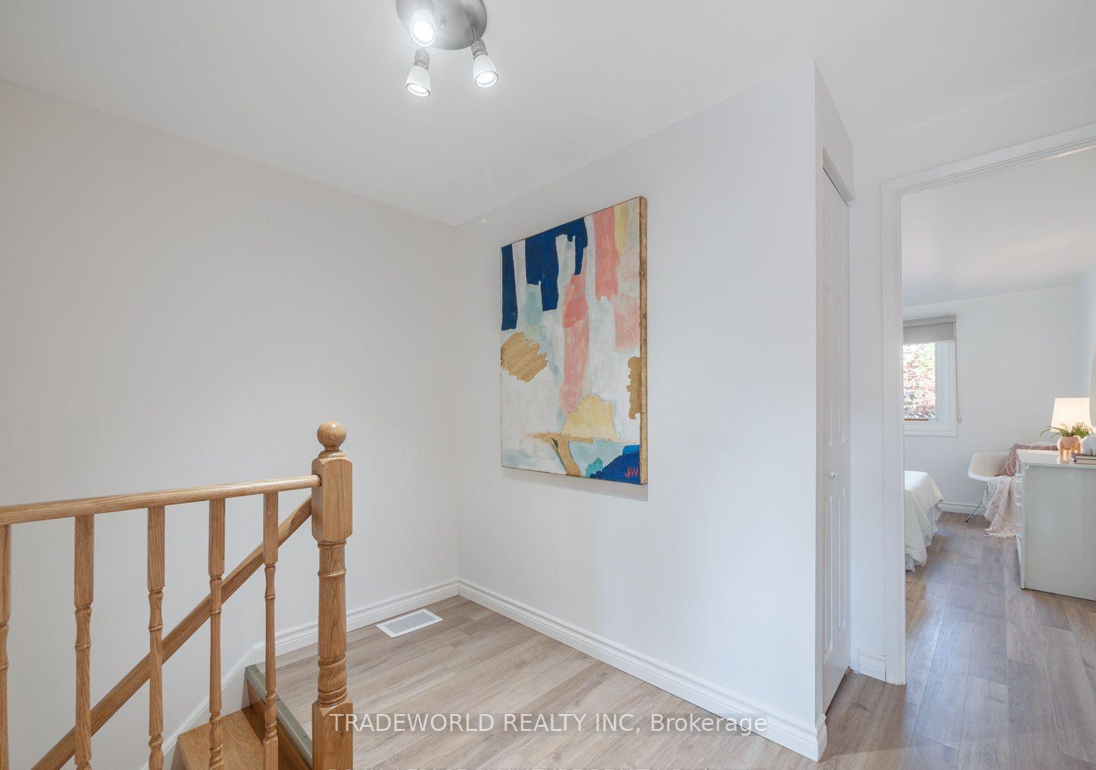 Photo 10 of 60 Camelot Way, Markham, Markham Village — HOMEH