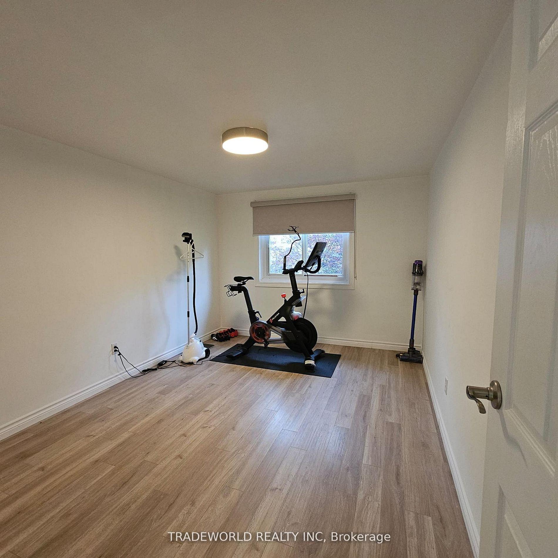 Photo 13 of 60 Camelot Way, Markham, Markham Village — HOMEH