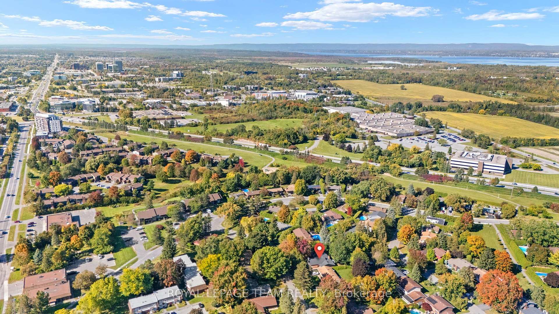 Photo 3 of 33 Rutherford Crescent, Ottawa, Kanata - Beaverbrook — HOMEH