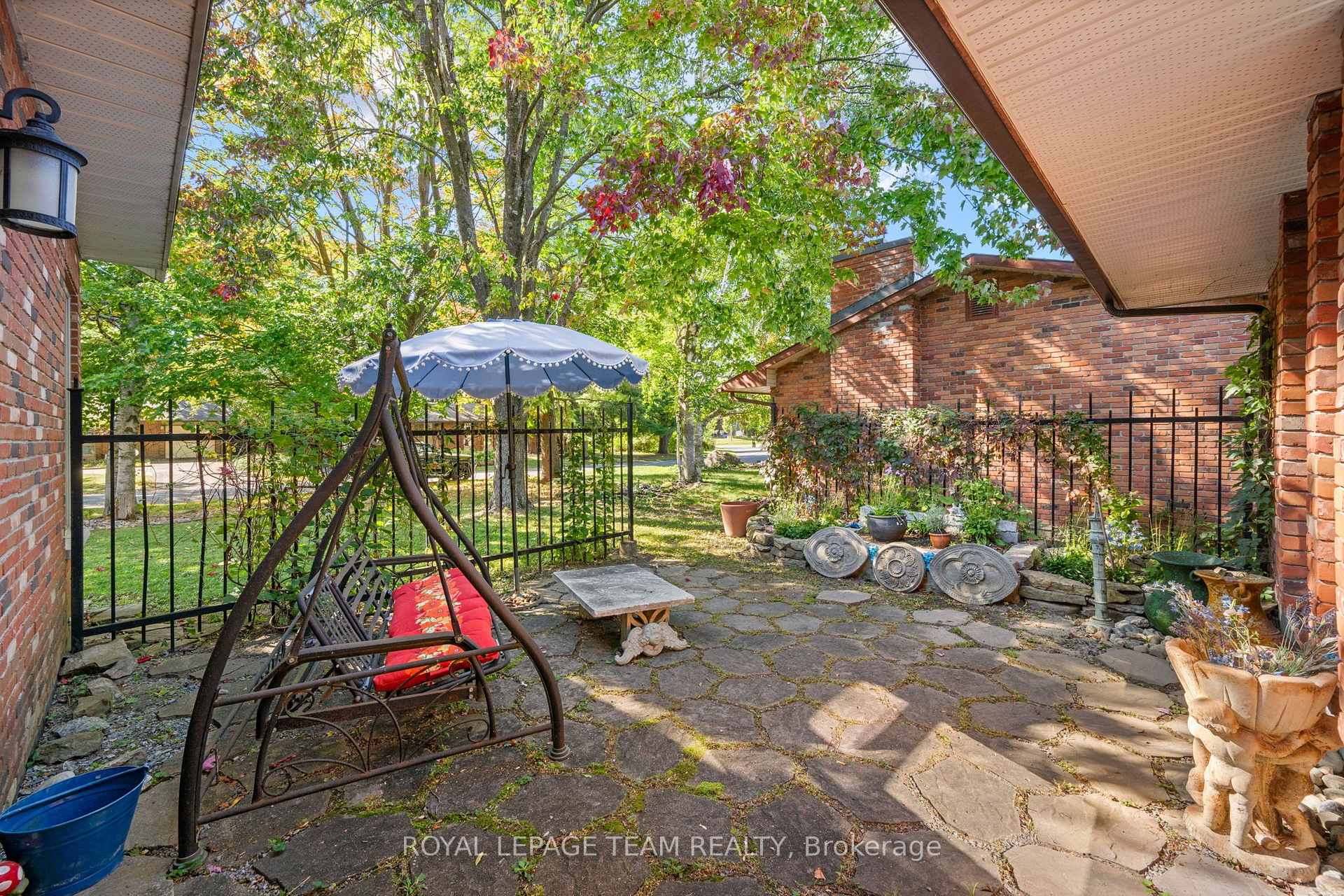 Photo 14 of 33 Rutherford Crescent, Ottawa, Kanata - Beaverbrook — HOMEH