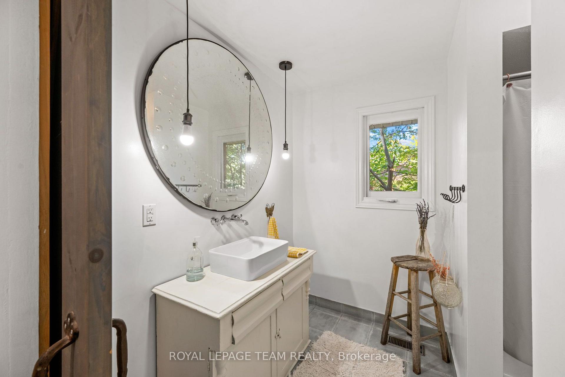 Photo 30 of 33 Rutherford Crescent, Ottawa, Kanata - Beaverbrook — HOMEH