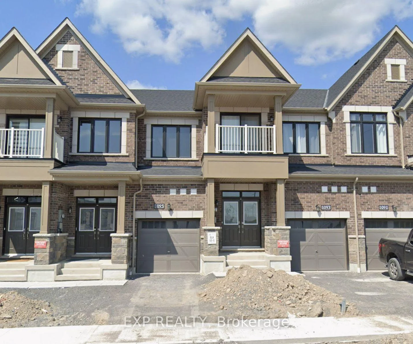 Photo 3 of 1095 Thompson Drive, Oshawa, Kedron — HOMEH