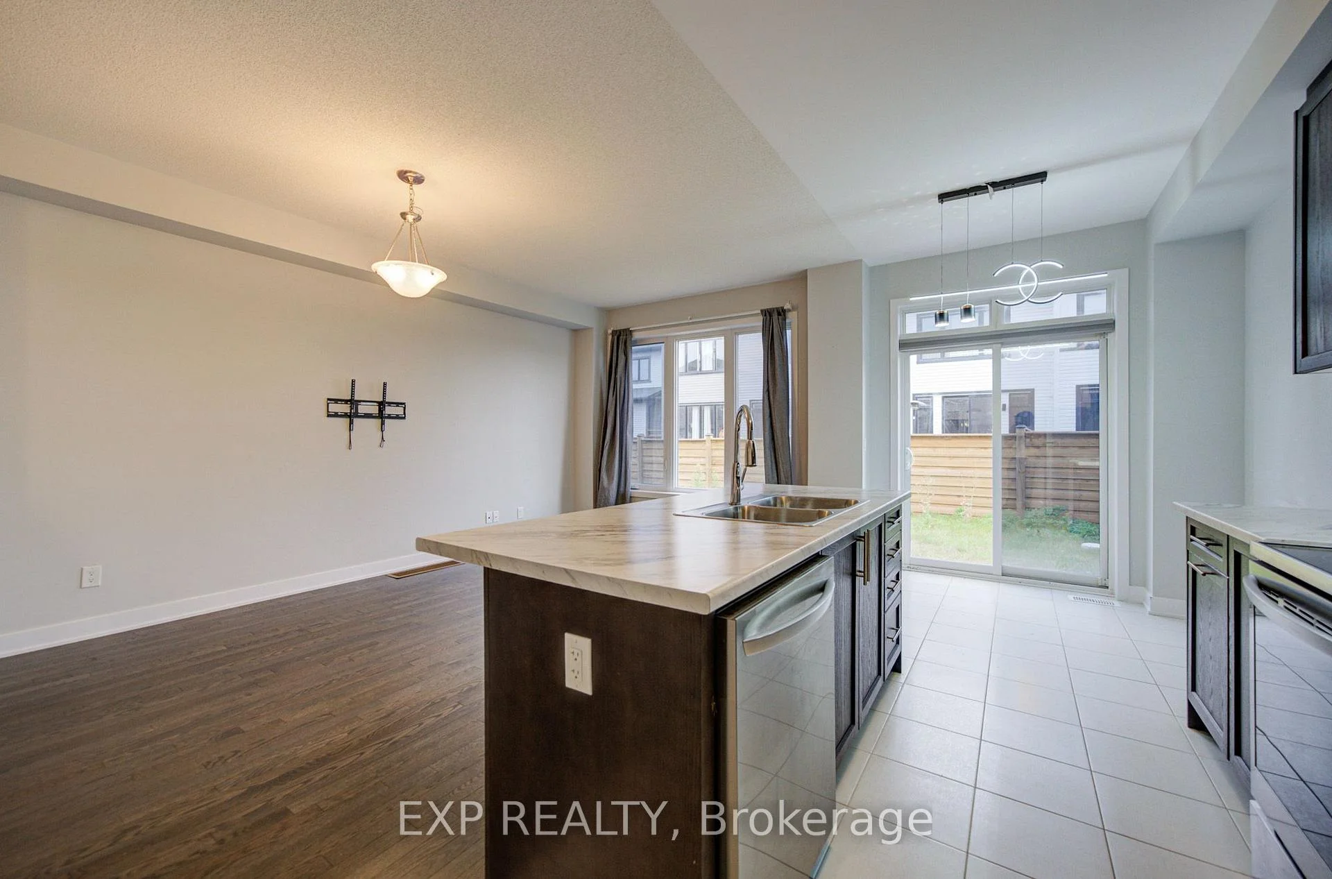 Photo 33 of 1095 Thompson Drive, Oshawa, Kedron — HOMEH