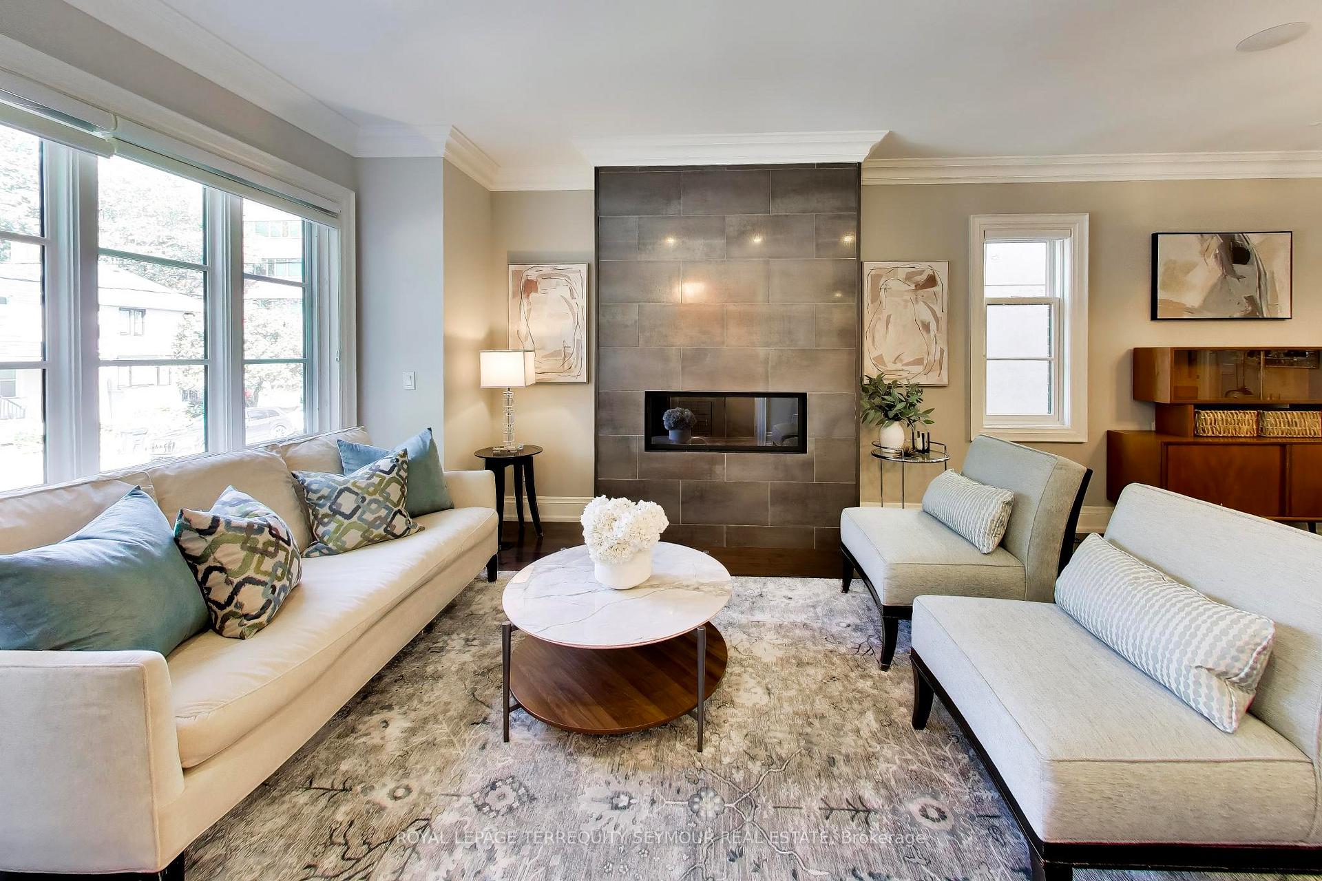 Photo 4 of 69 Taunton Road, Toronto, Mount Pleasant East — HOMEH