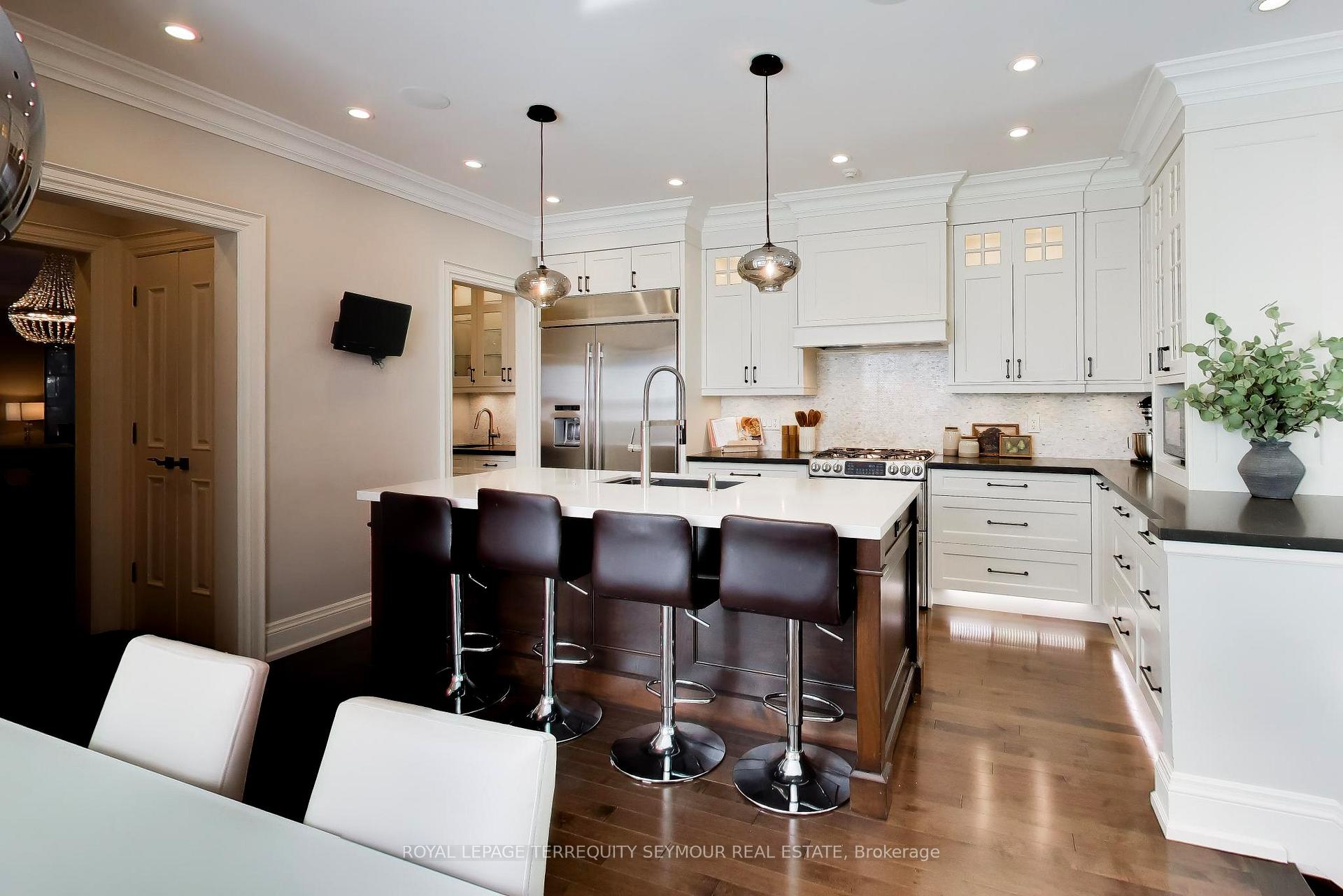 Photo 12 of 69 Taunton Road, Toronto, Mount Pleasant East — HOMEH
