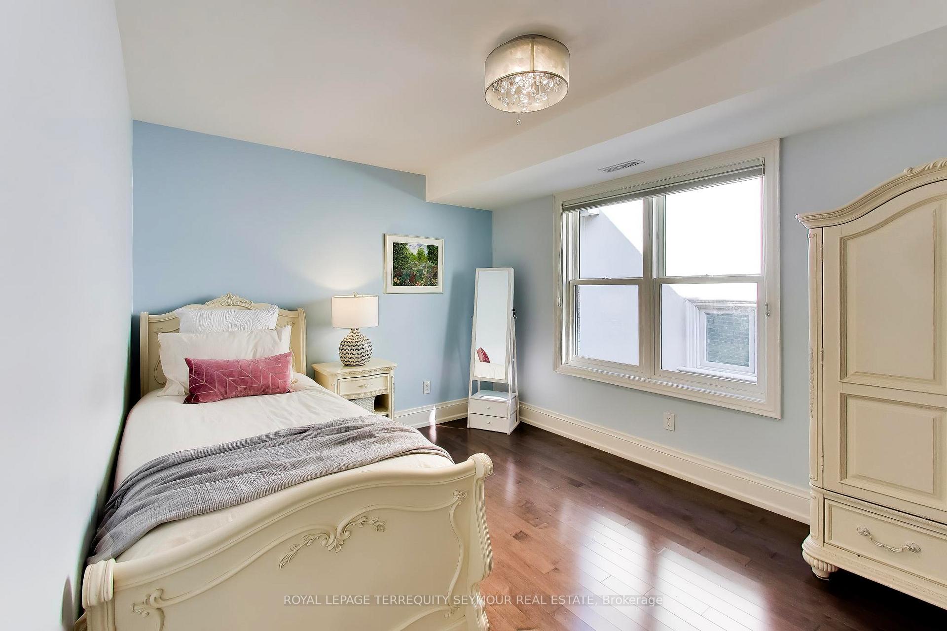 Photo 24 of 69 Taunton Road, Toronto, Mount Pleasant East — HOMEH