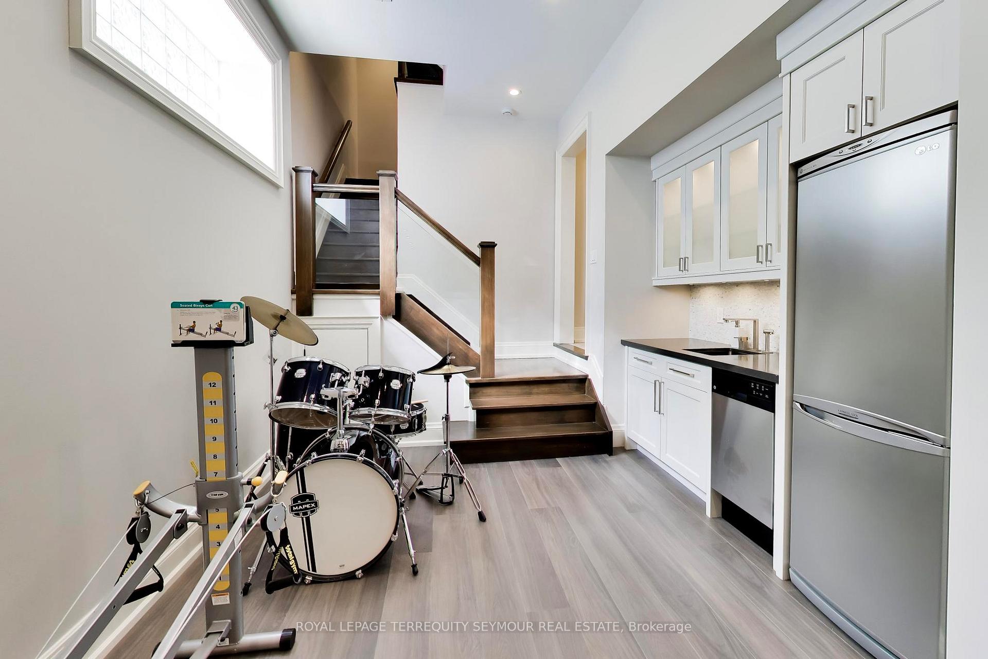 Photo 33 of 69 Taunton Road, Toronto, Mount Pleasant East — HOMEH