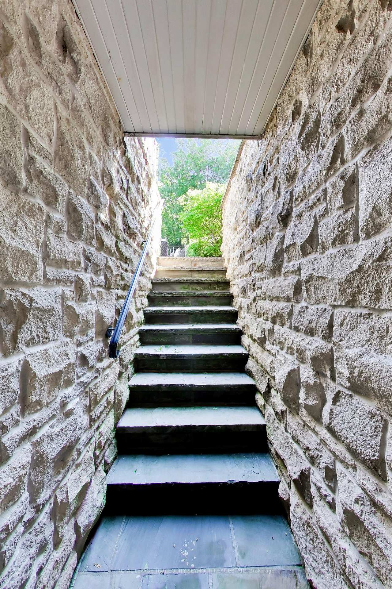 Photo 35 of 69 Taunton Road, Toronto, Mount Pleasant East — HOMEH