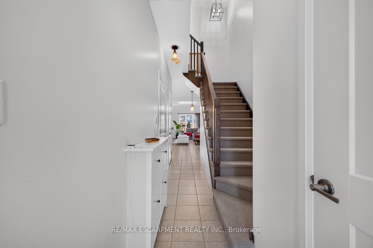 Photo 3 of 3980 Crown Street, Lincoln, Beamsville — HOMEH