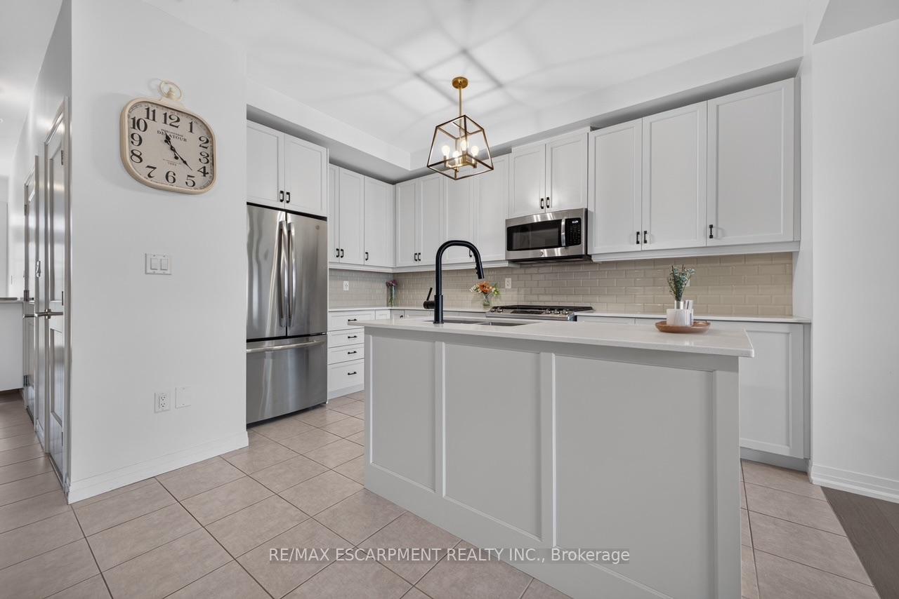 Photo 6 of 3980 Crown Street, Lincoln, Beamsville — HOMEH