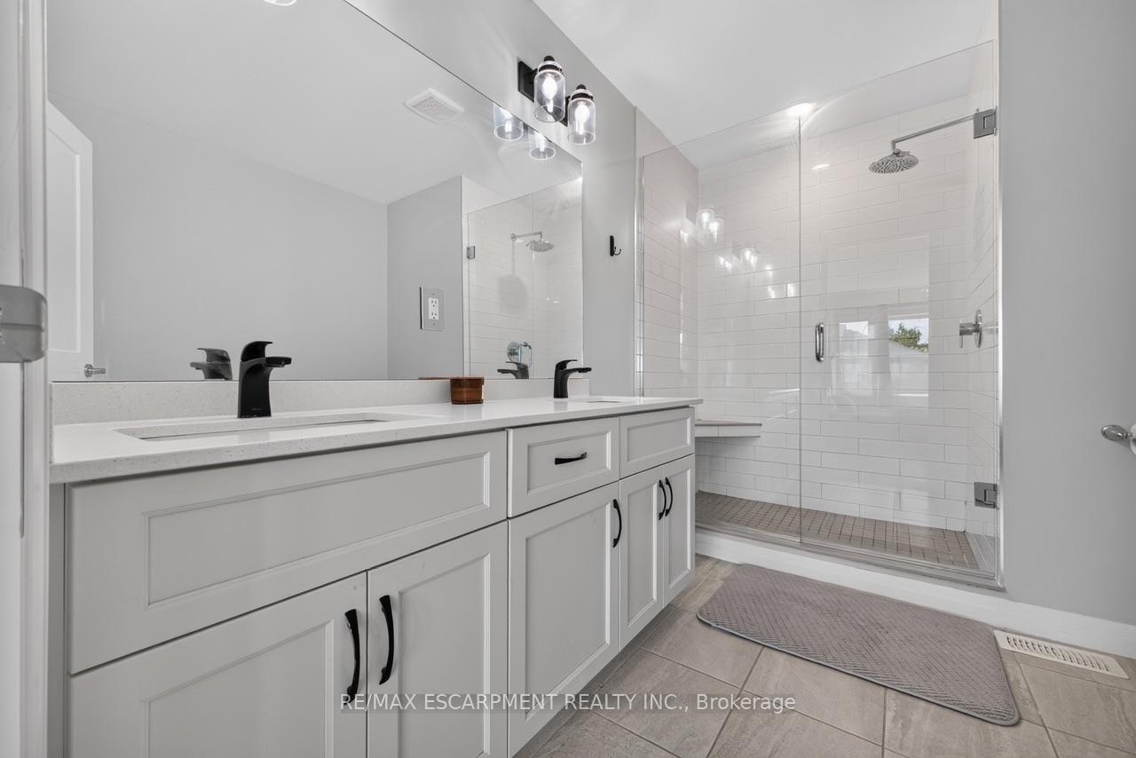 Photo 12 of 3980 Crown Street, Lincoln, Beamsville — HOMEH