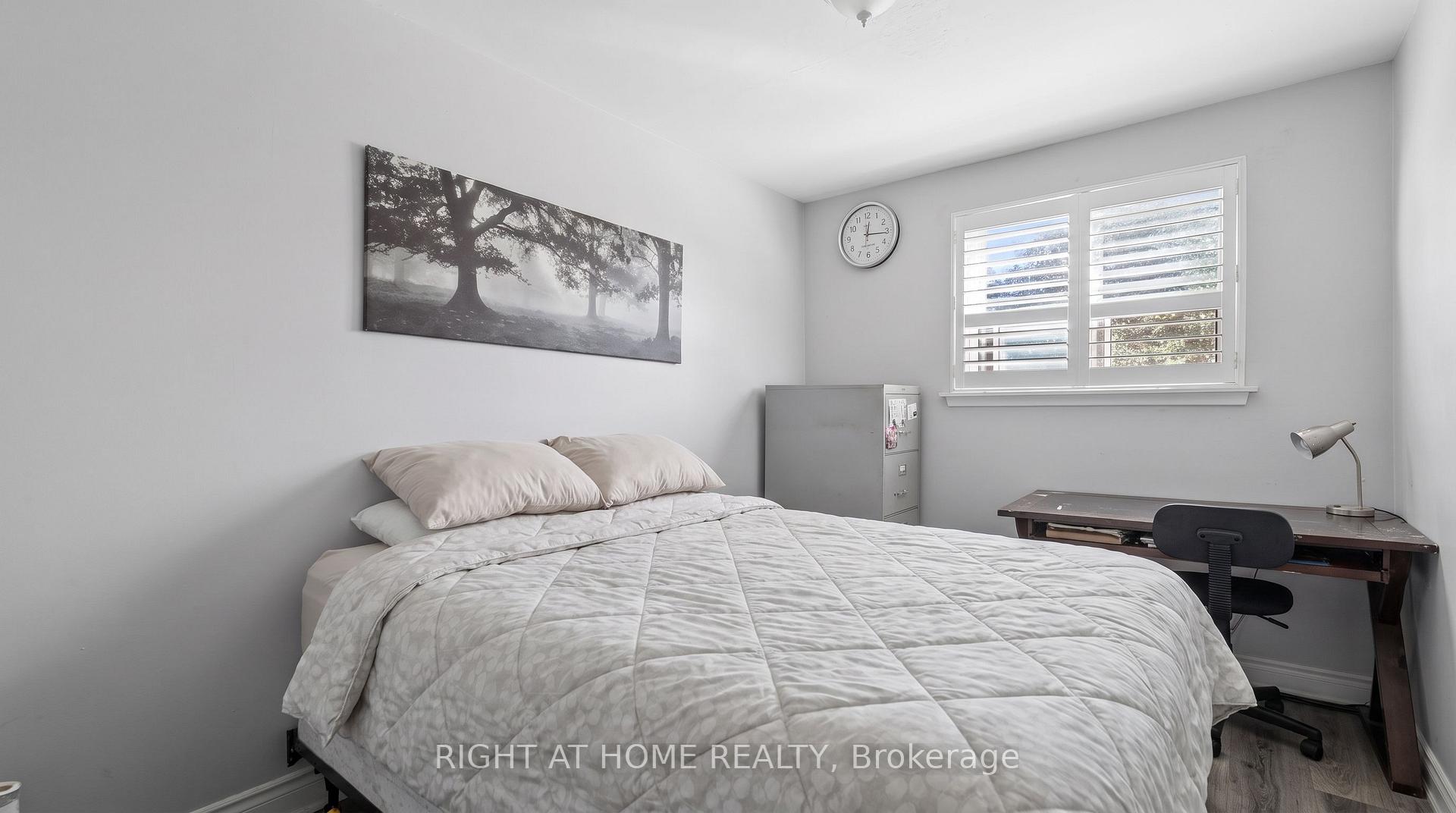 Photo 13 of 2260 Wiseman Court, Mississauga, Clarkson — HOMEH