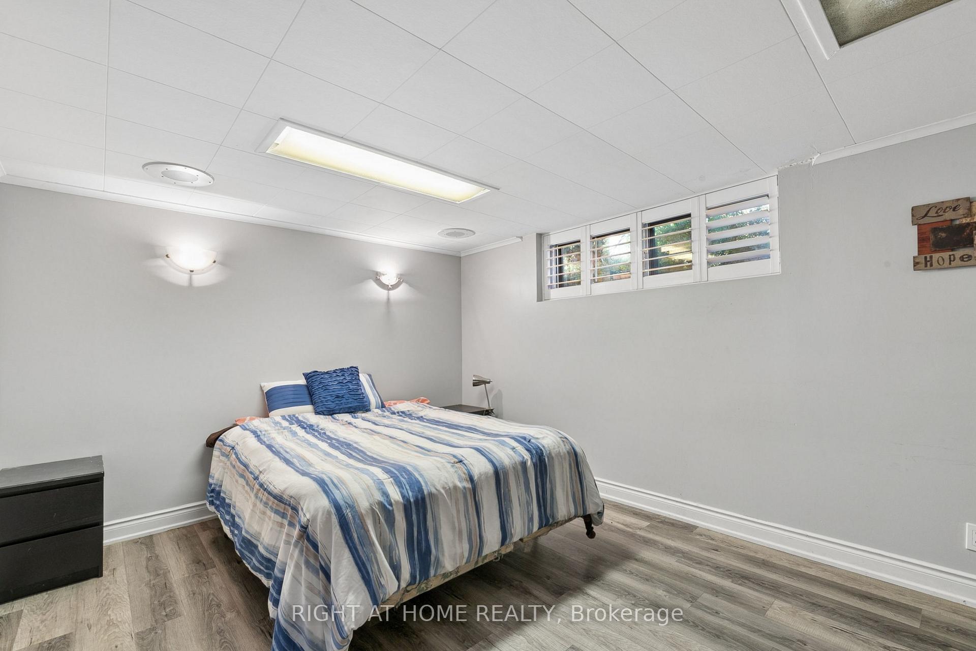 Photo 15 of 2260 Wiseman Court, Mississauga, Clarkson — HOMEH