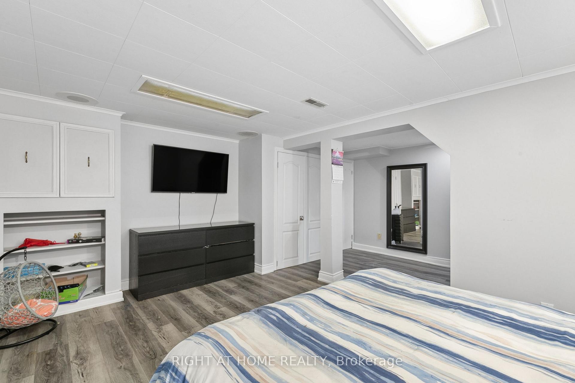 Photo 16 of 2260 Wiseman Court, Mississauga, Clarkson — HOMEH