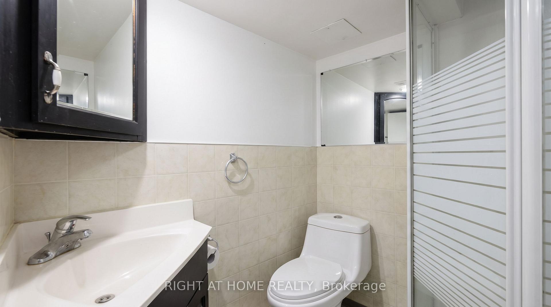 Photo 17 of 2260 Wiseman Court, Mississauga, Clarkson — HOMEH