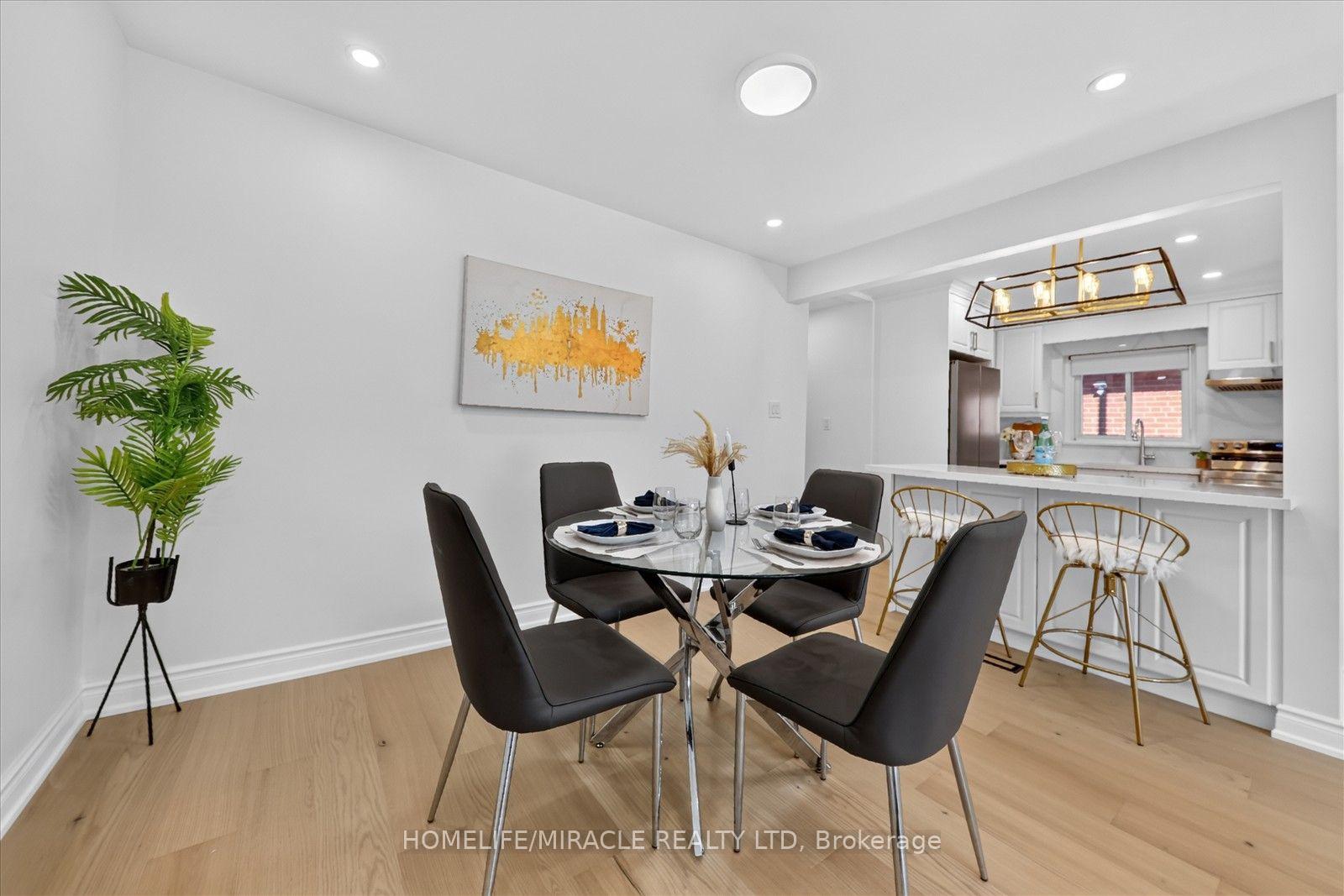 Photo 10 of 18 Elderfield Crescent, Etobicoke, Etobicoke West Mall — HOMEH