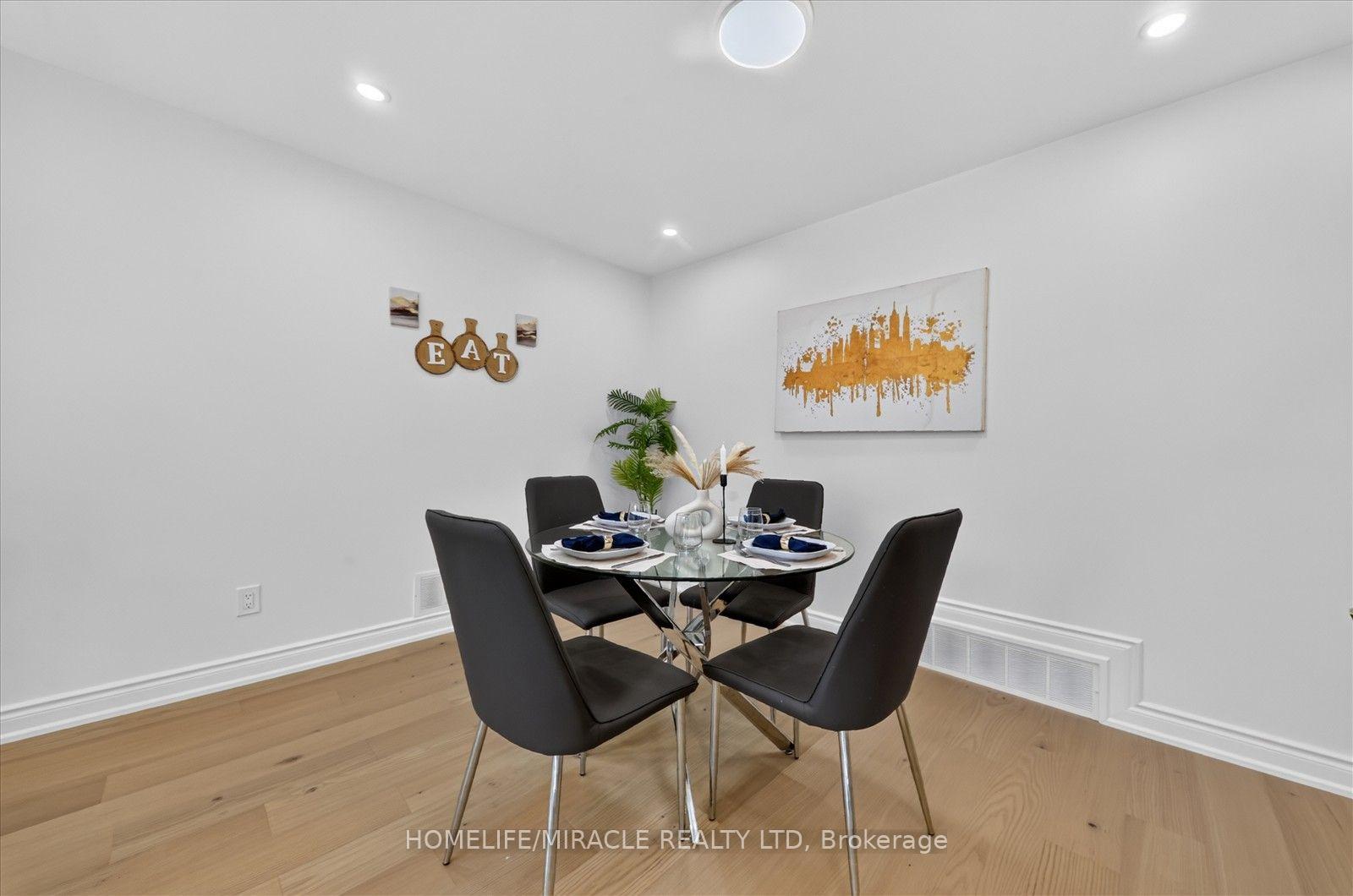 Photo 11 of 18 Elderfield Crescent, Etobicoke, Etobicoke West Mall — HOMEH