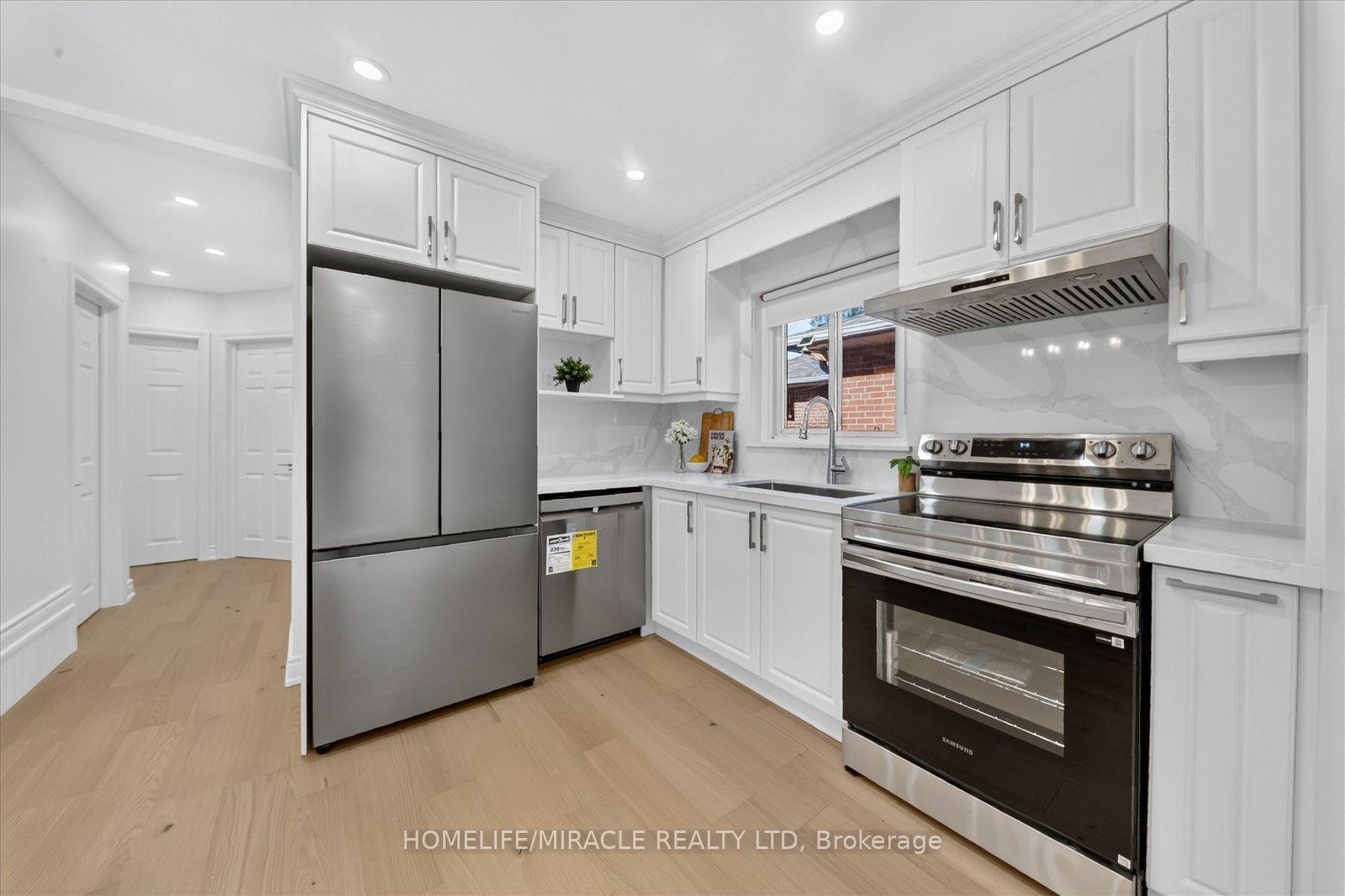 Photo 14 of 18 Elderfield Crescent, Etobicoke, Etobicoke West Mall — HOMEH