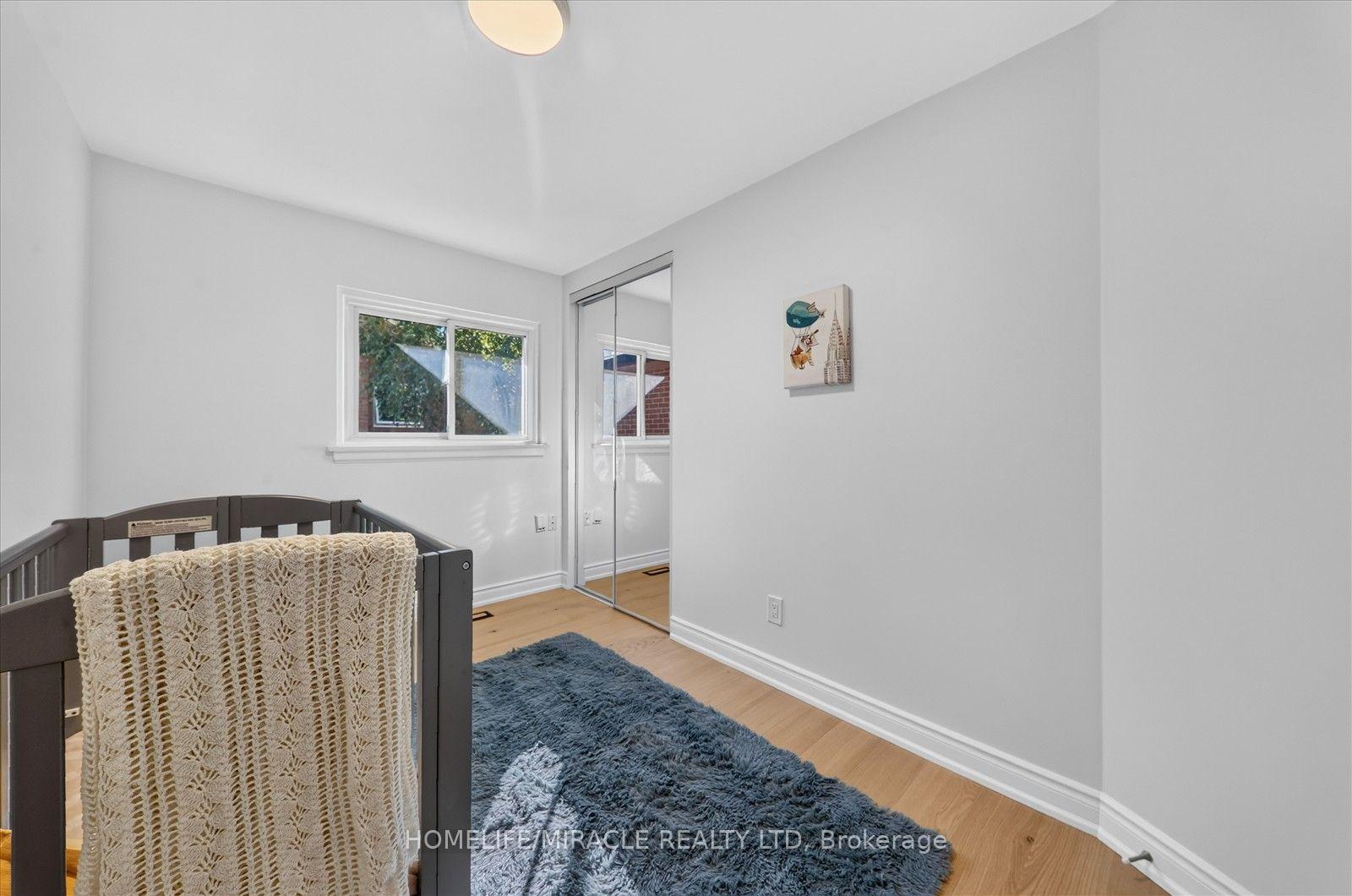 Photo 17 of 18 Elderfield Crescent, Etobicoke, Etobicoke West Mall — HOMEH