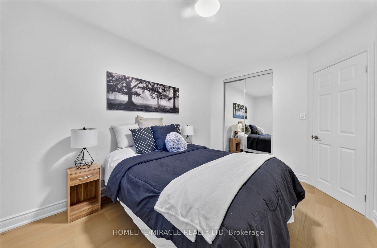 Photo 22 of 18 Elderfield Crescent, Etobicoke, Etobicoke West Mall — HOMEH
