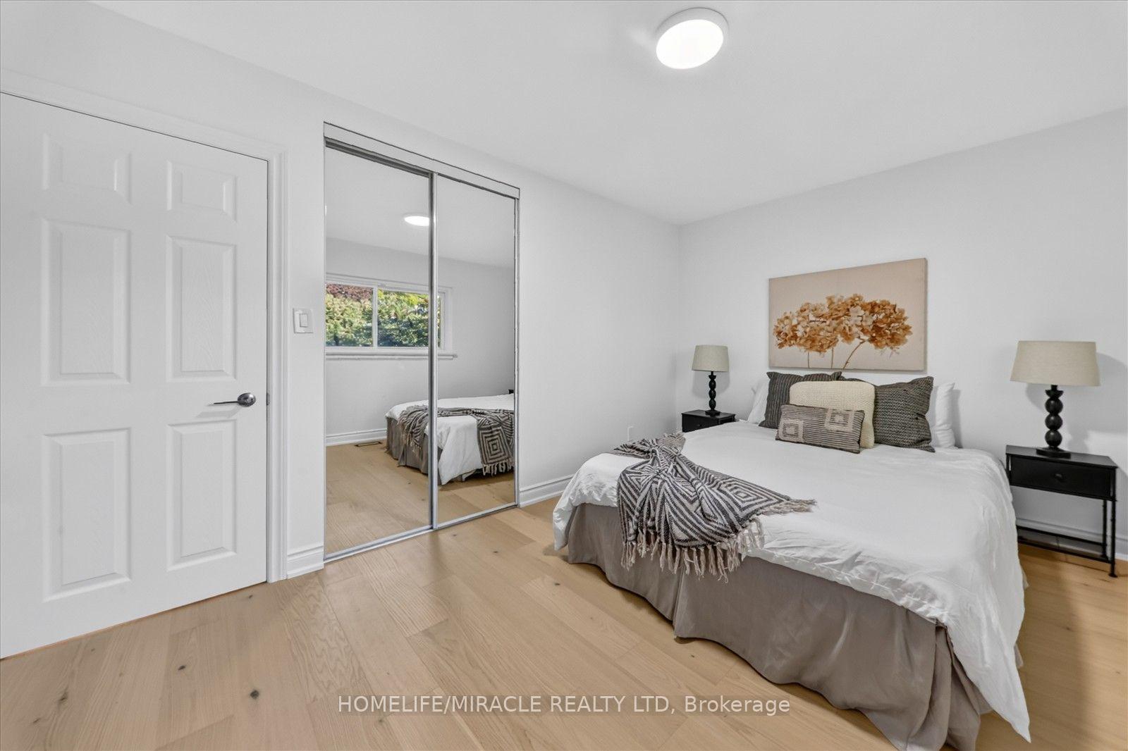 Photo 24 of 18 Elderfield Crescent, Etobicoke, Etobicoke West Mall — HOMEH