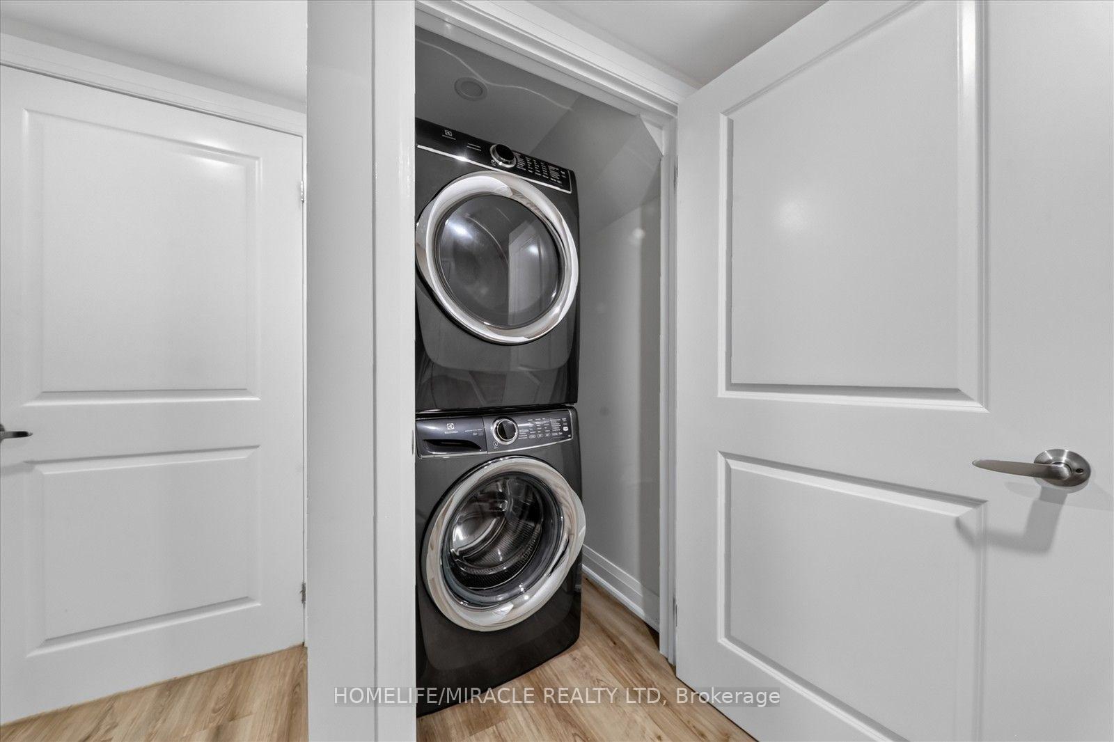 Photo 28 of 18 Elderfield Crescent, Etobicoke, Etobicoke West Mall — HOMEH