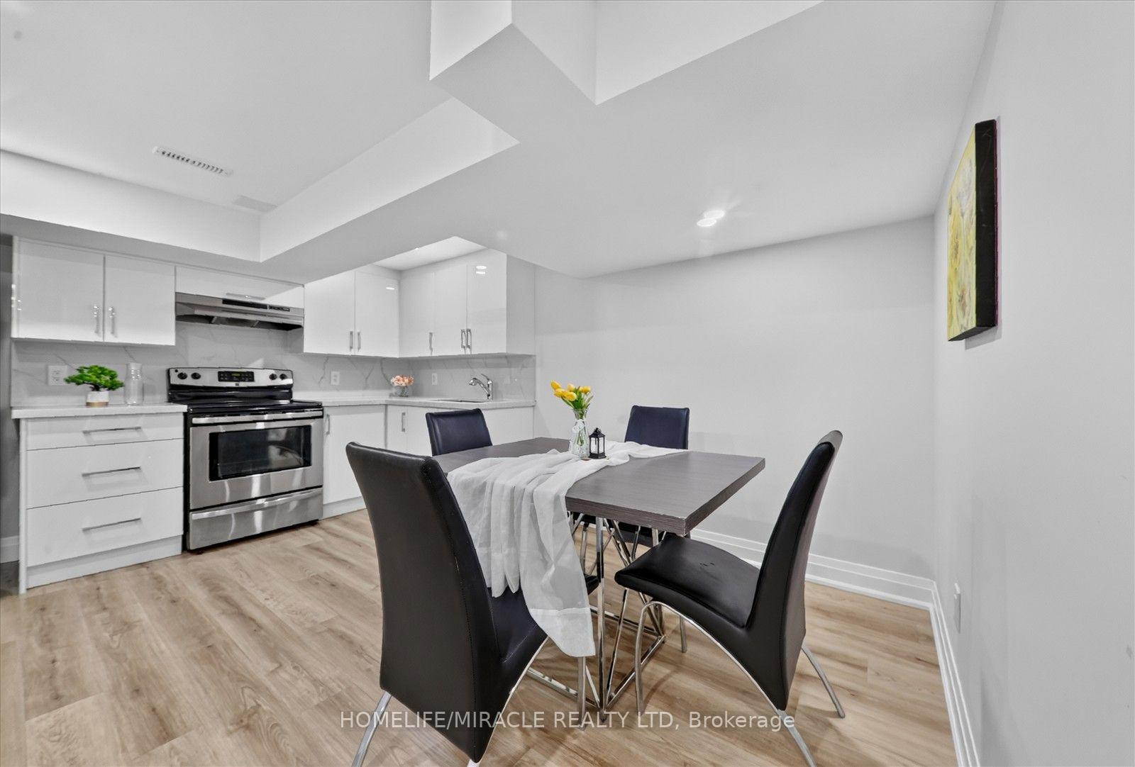 Photo 33 of 18 Elderfield Crescent, Etobicoke, Etobicoke West Mall — HOMEH