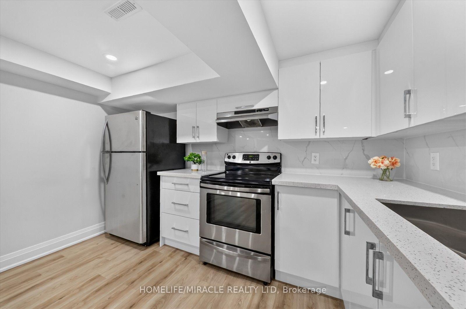 Photo 36 of 18 Elderfield Crescent, Etobicoke, Etobicoke West Mall — HOMEH