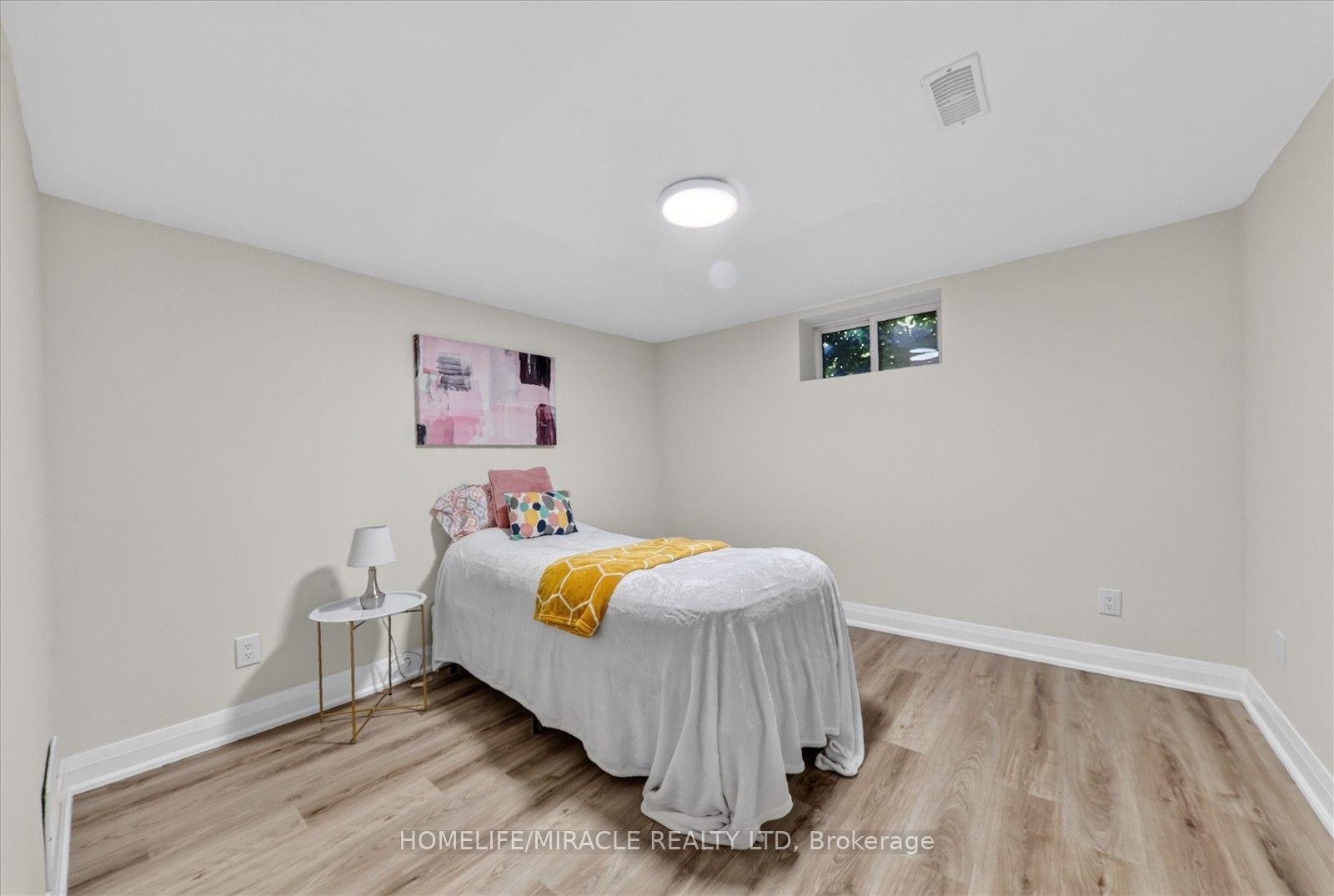 Photo 40 of 18 Elderfield Crescent, Etobicoke, Etobicoke West Mall — HOMEH