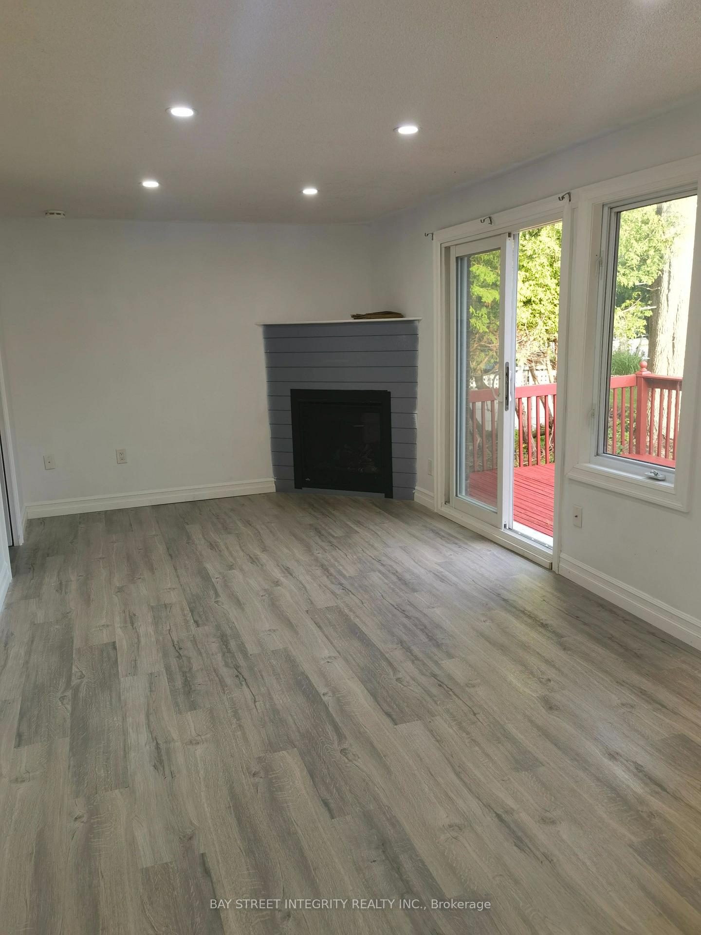 Photo 4 of 298 Lakeview Boulevard, Georgina, Keswick South — HOMEH
