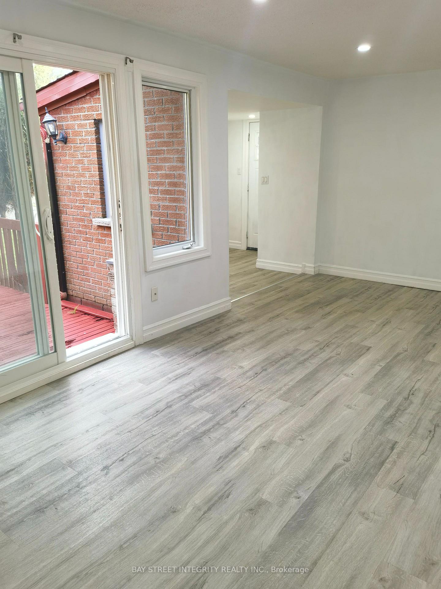 Photo 5 of 298 Lakeview Boulevard, Georgina, Keswick South — HOMEH