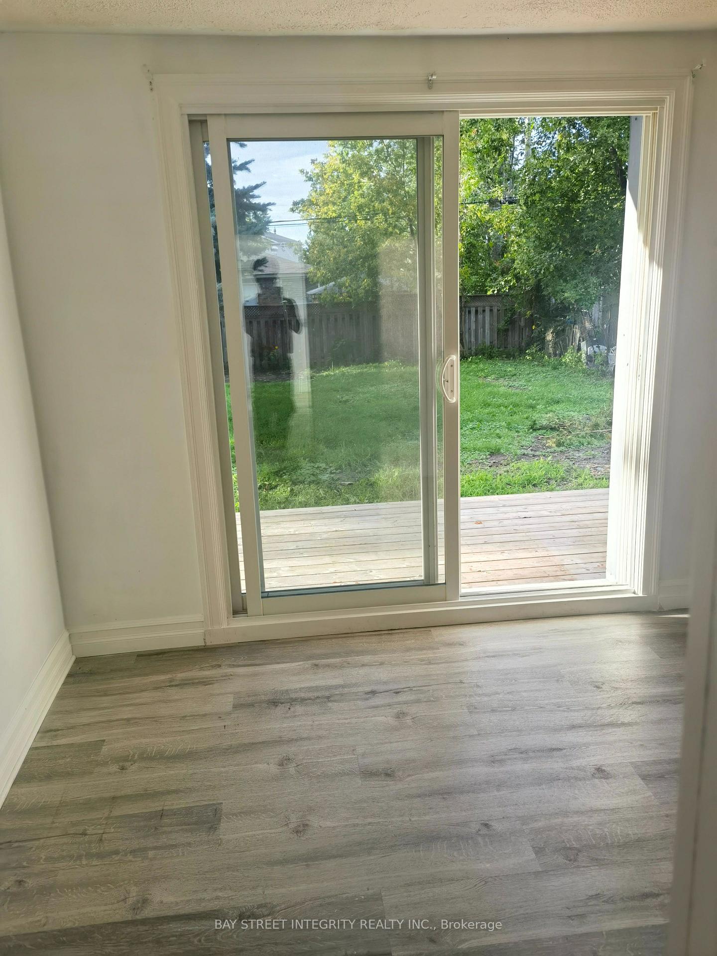 Photo 9 of 298 Lakeview Boulevard, Georgina, Keswick South — HOMEH