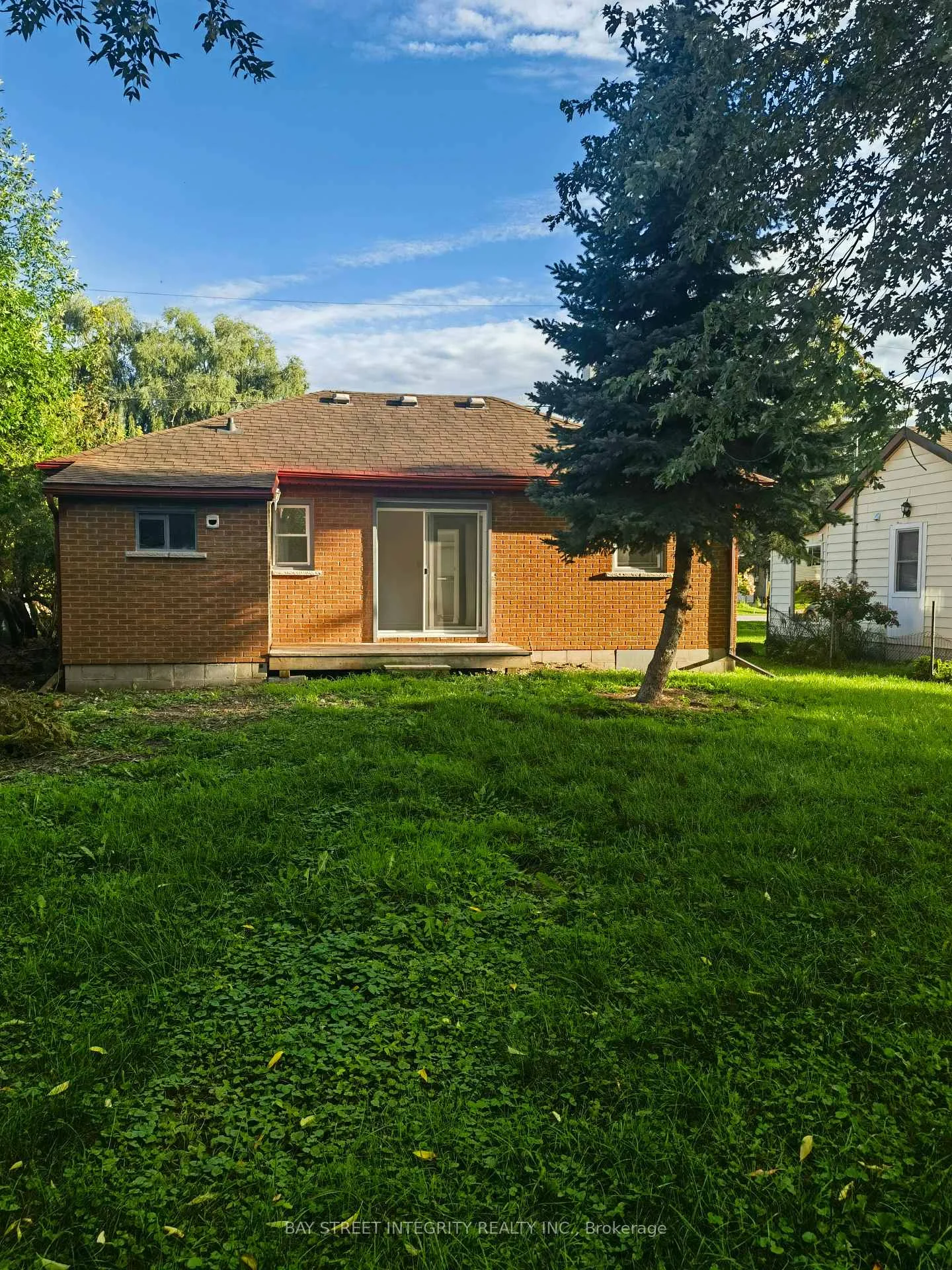 Photo 24 of 298 Lakeview Boulevard, Georgina, Keswick South — HOMEH