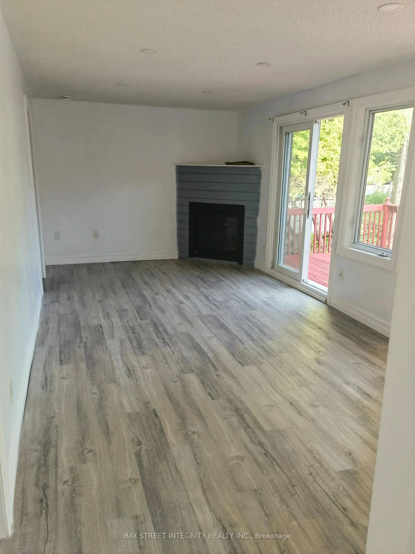 Photo 25 of 298 Lakeview Boulevard, Georgina, Keswick South — HOMEH