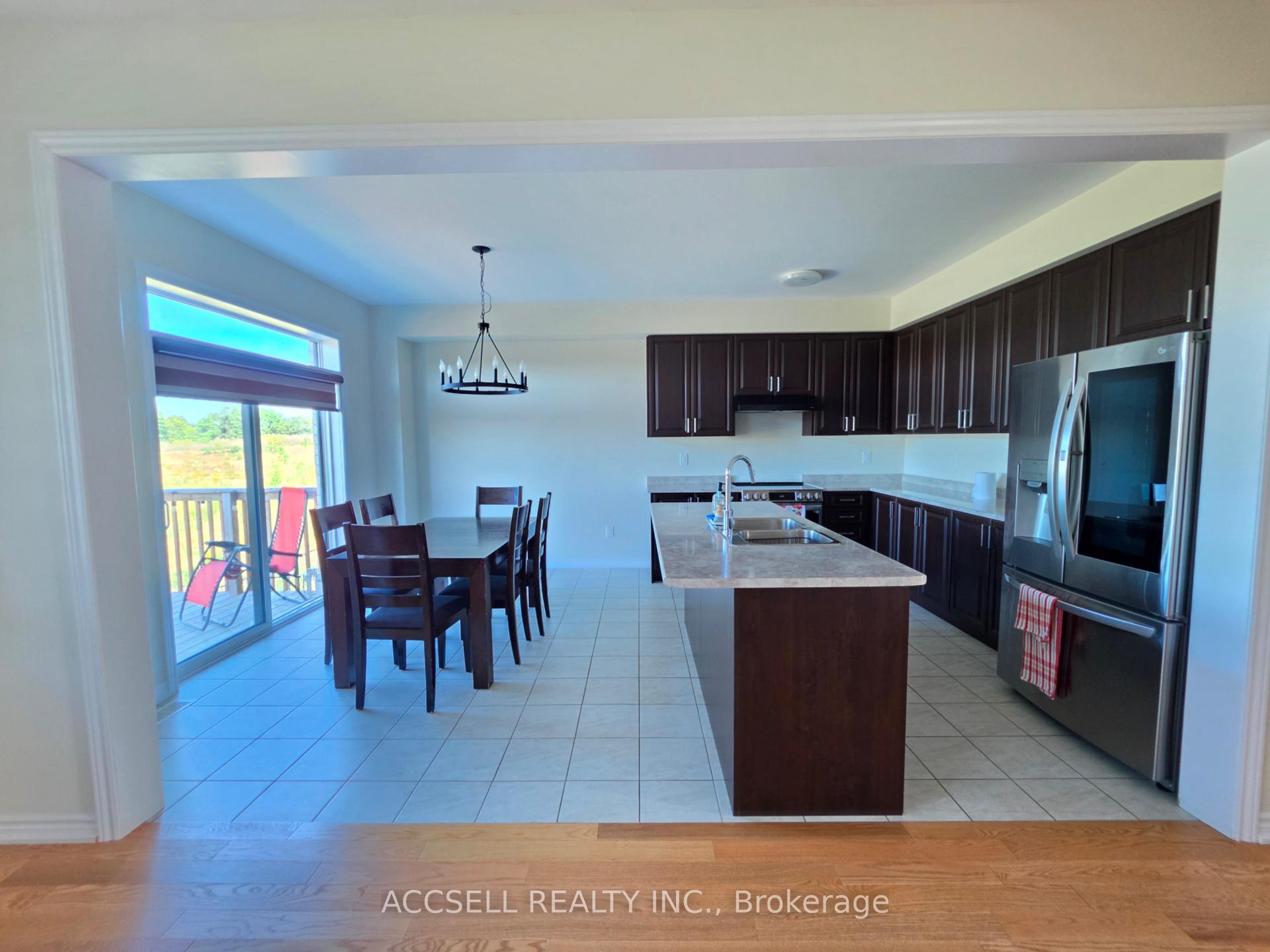 Photo 6 of 92 Hawick Crescent, Haldimand — HOMEH