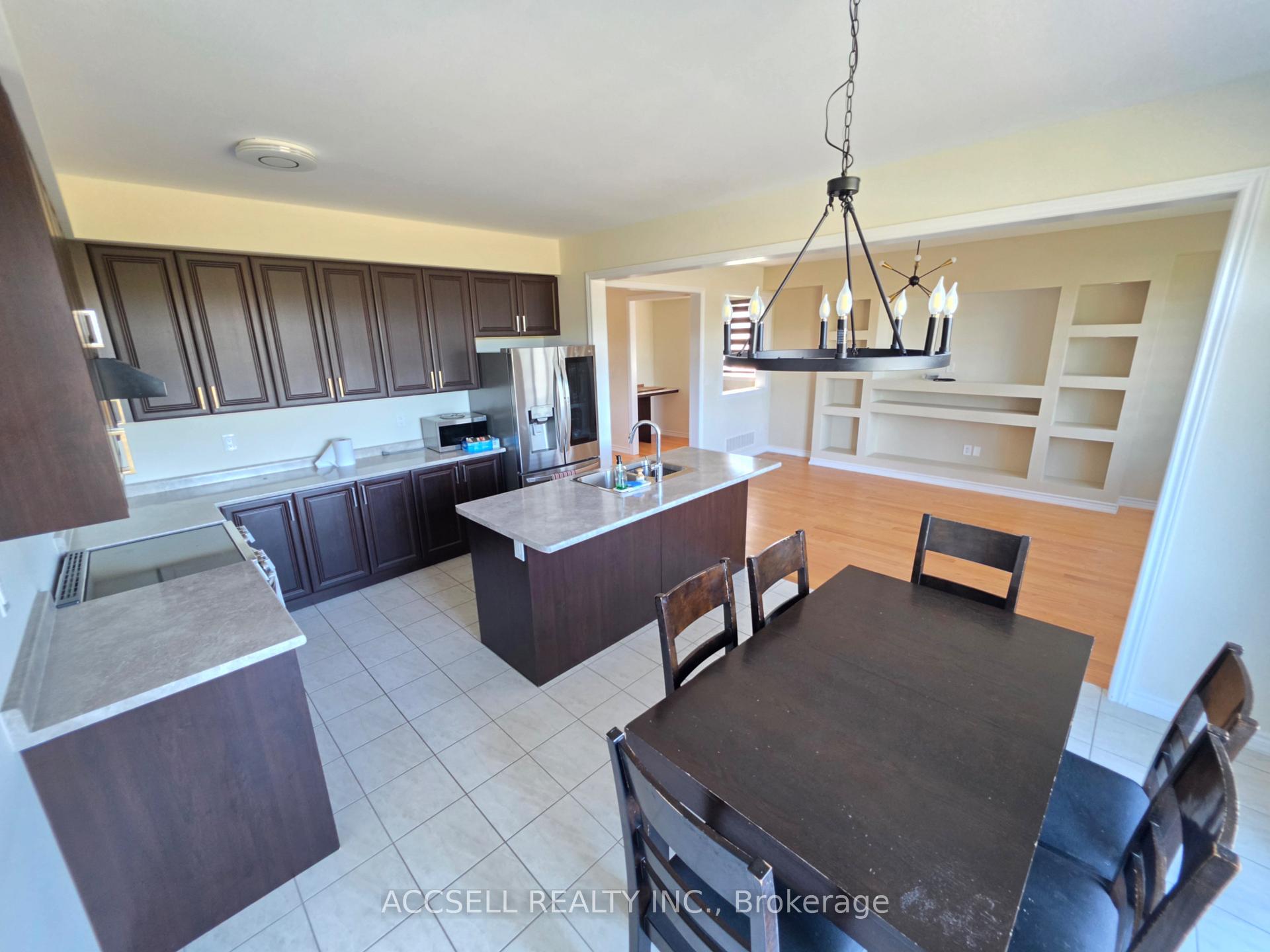 Photo 7 of 92 Hawick Crescent, Haldimand — HOMEH