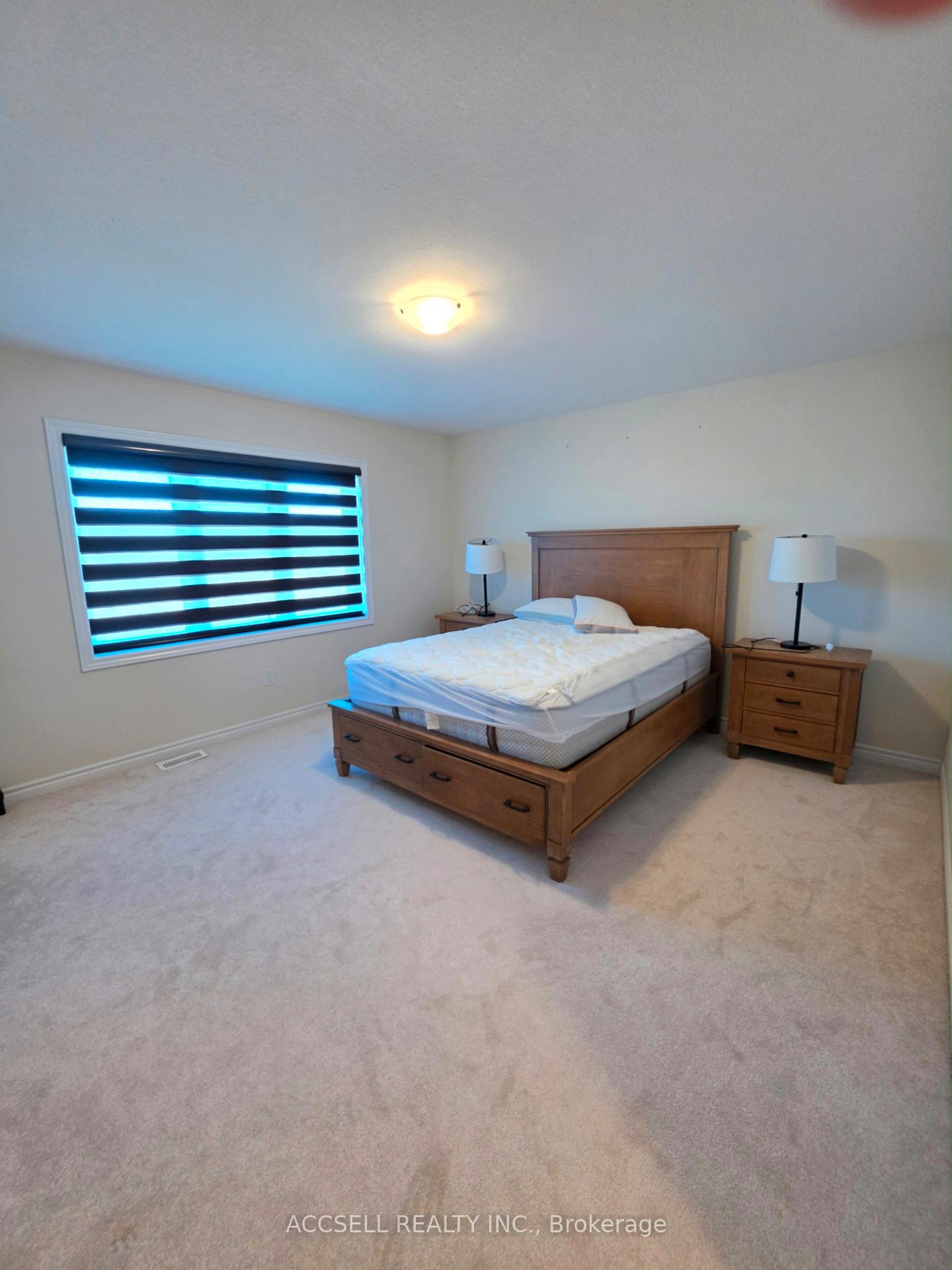 Photo 15 of 92 Hawick Crescent, Haldimand — HOMEH