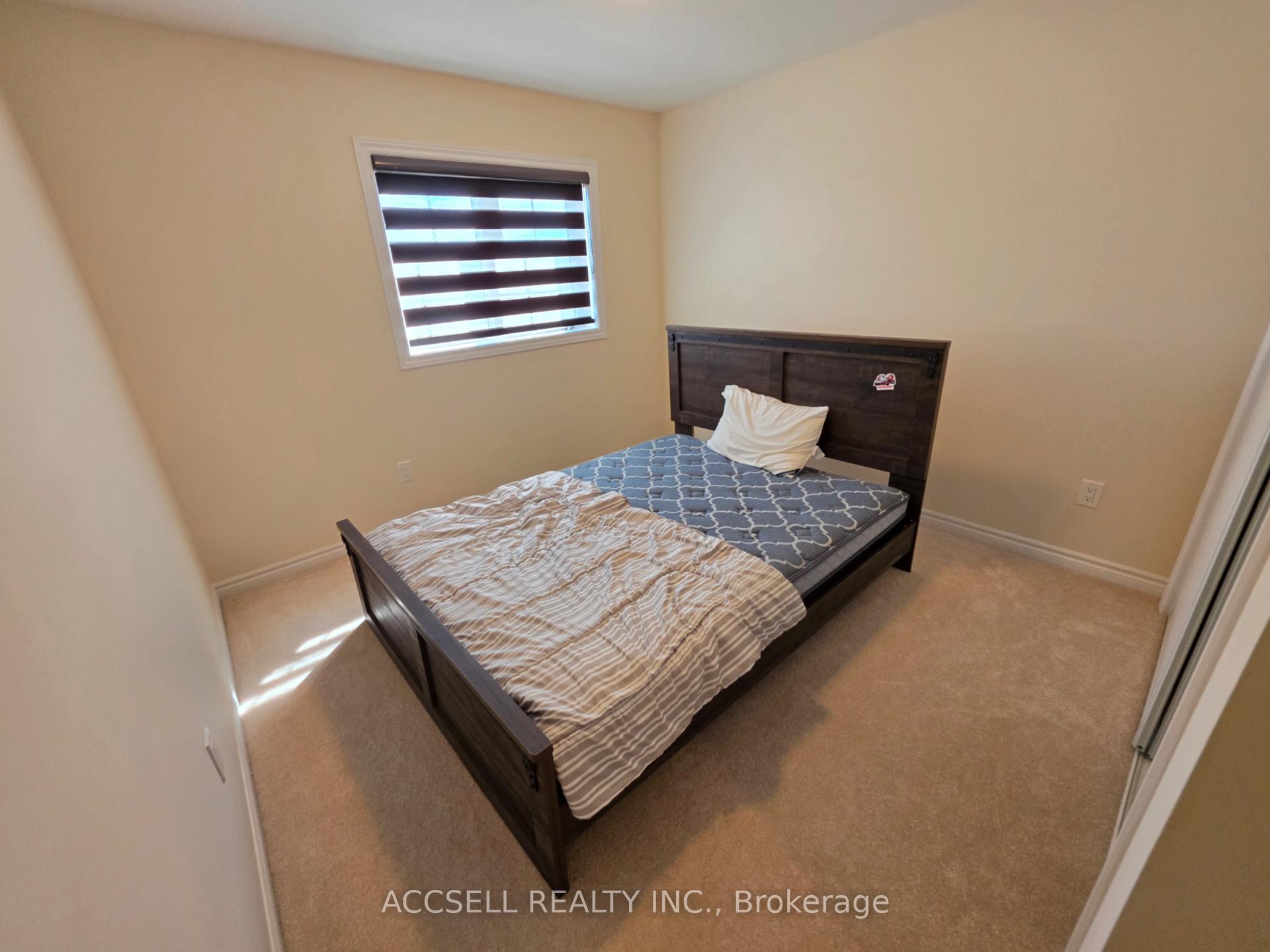 Photo 20 of 92 Hawick Crescent, Haldimand — HOMEH